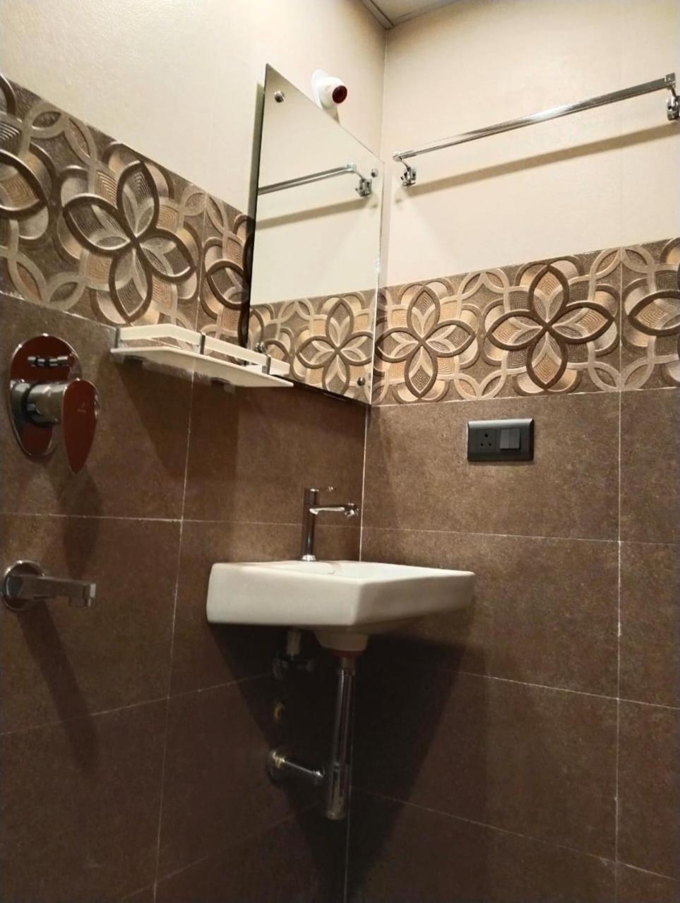 Hotel Windsor Plaza 3*