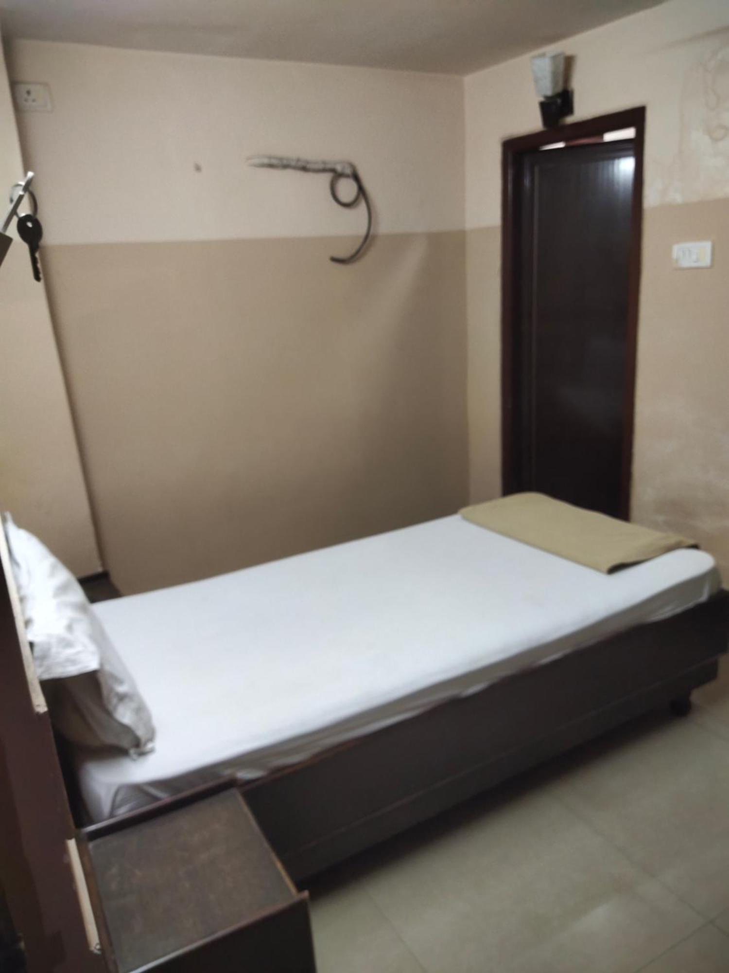 Suprahbat Hotel