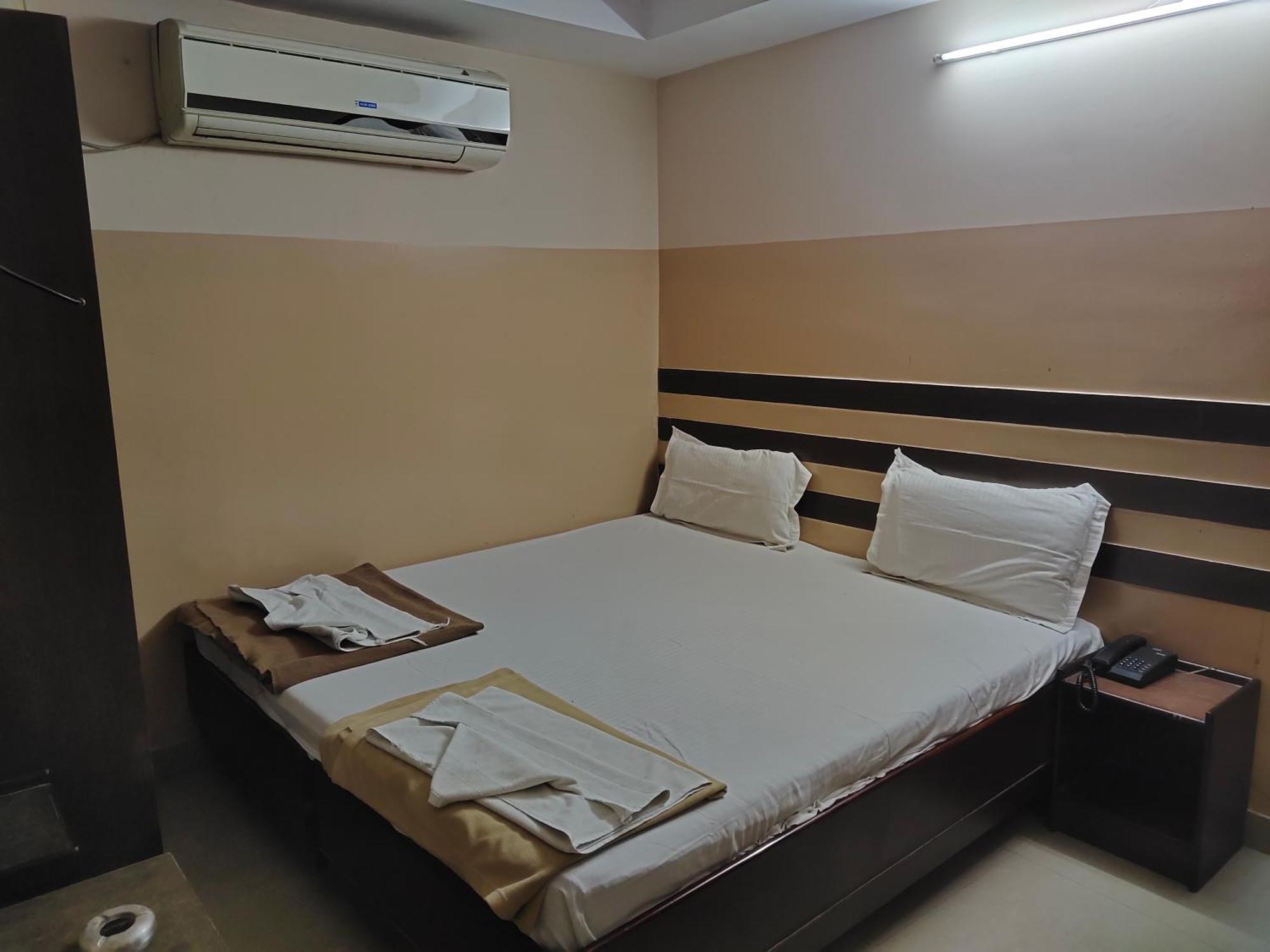 Hotel Suprahbat 2*