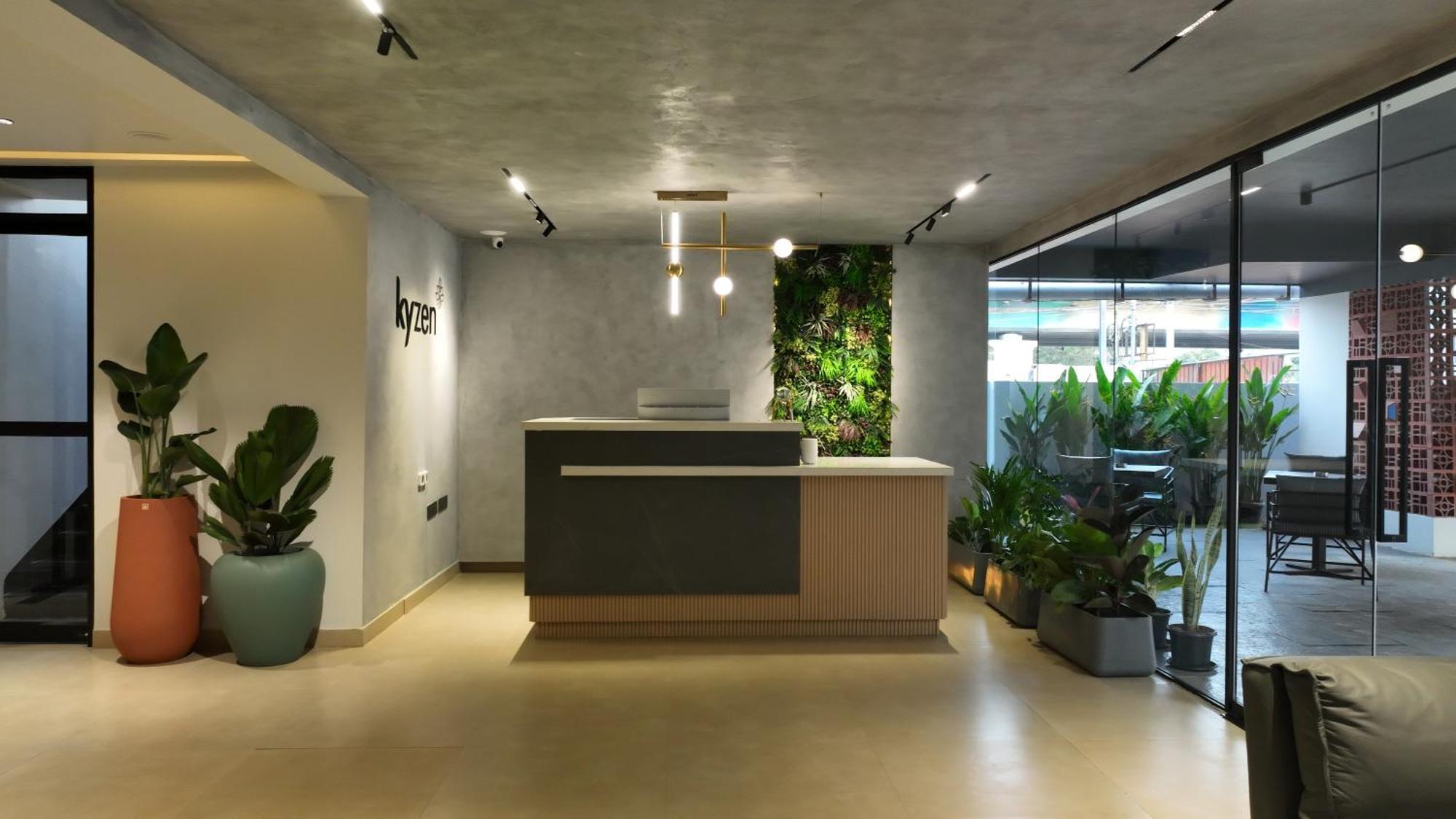 Hotel Kyzen Hi Tech 3*