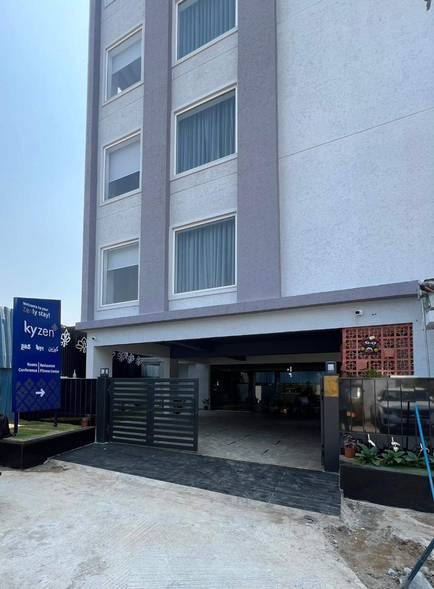 Kyzen Hi Tech Hotel 3*
