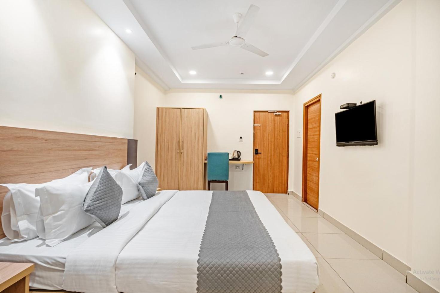 Hotel Sapphire Bliss