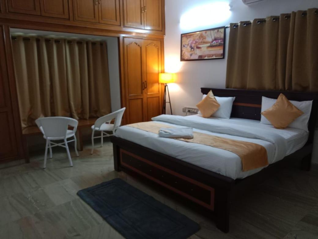 S V Orchid Hotel 4*