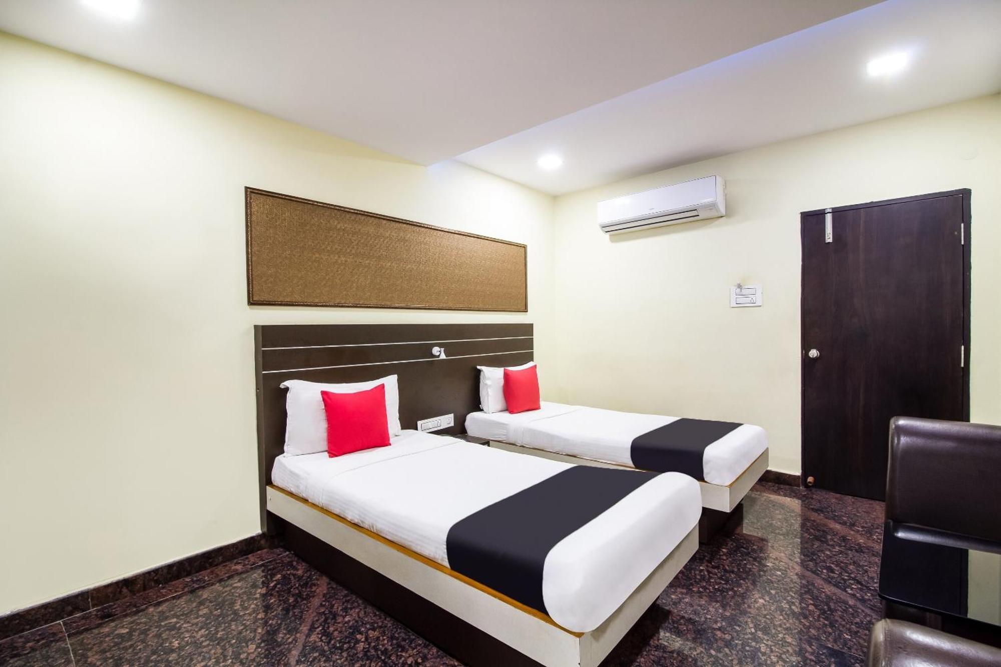 Capital O Sri Navya Grand Near Nexus 3* Hyderabad