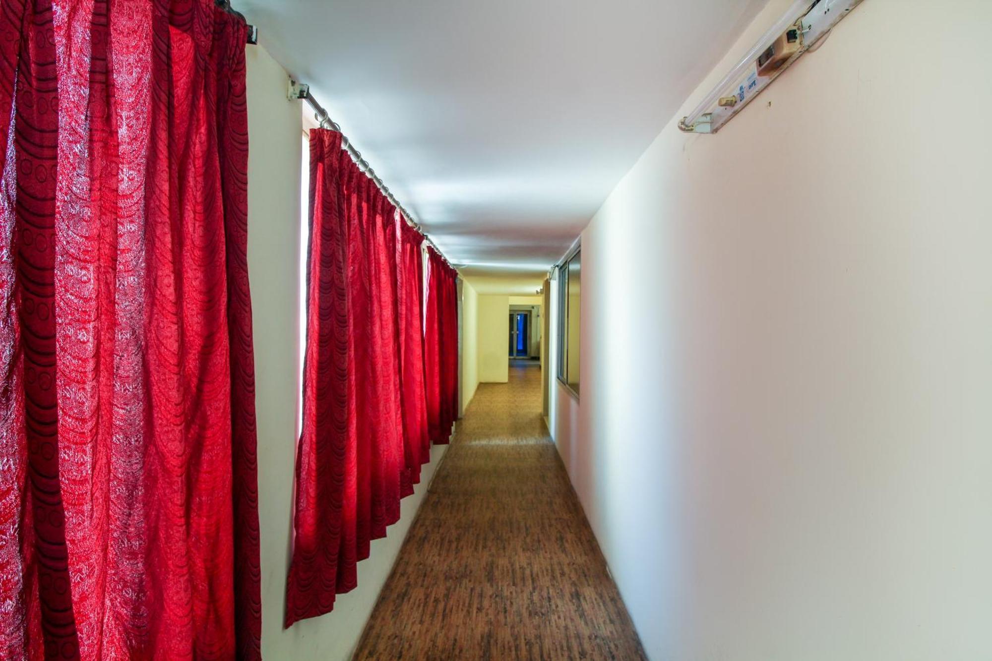 Hotel O Luxury Near Begumpet Airport 3*
