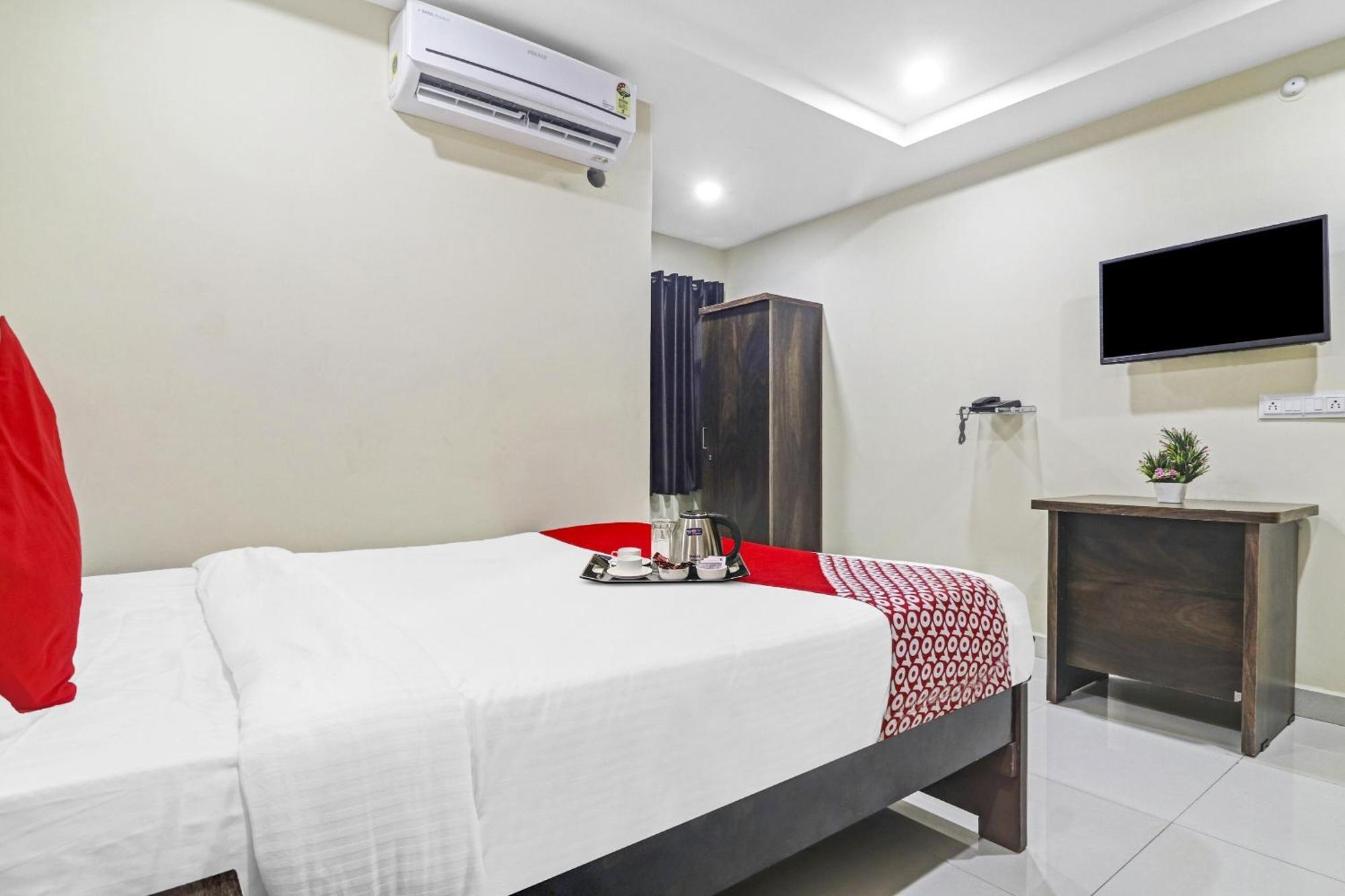 Super O Honey Heights Near Botanical Garden Hotel 3*