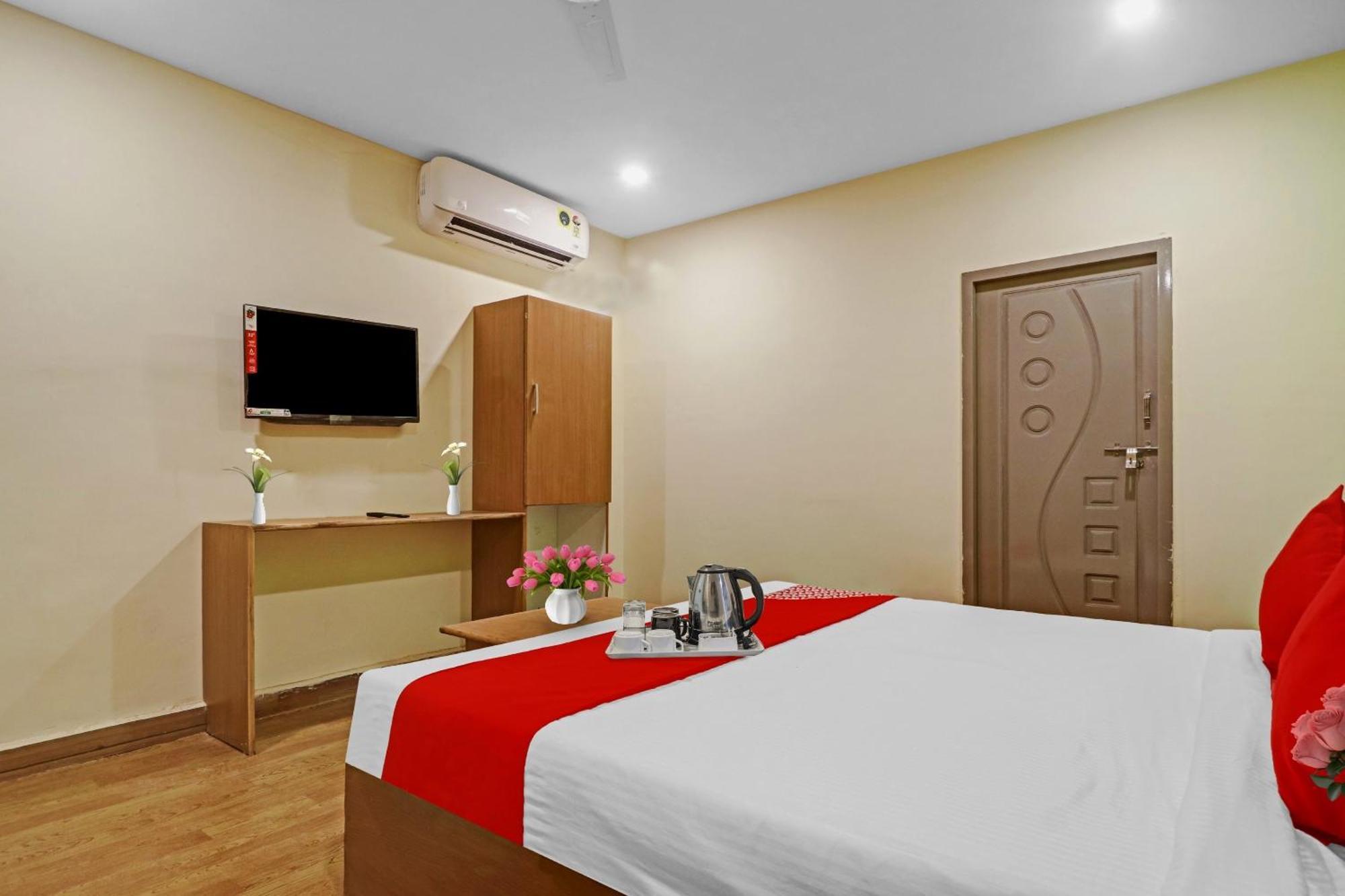 Hotel O Lavish 3*