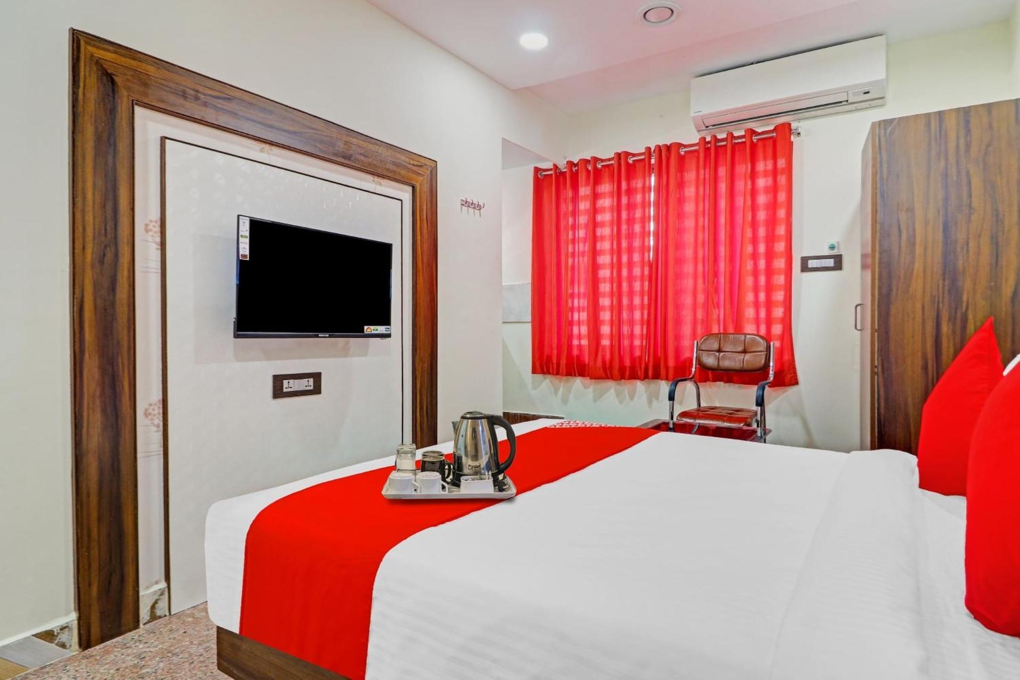 Hotel Heavens Near Rasoolpura Metro Station
