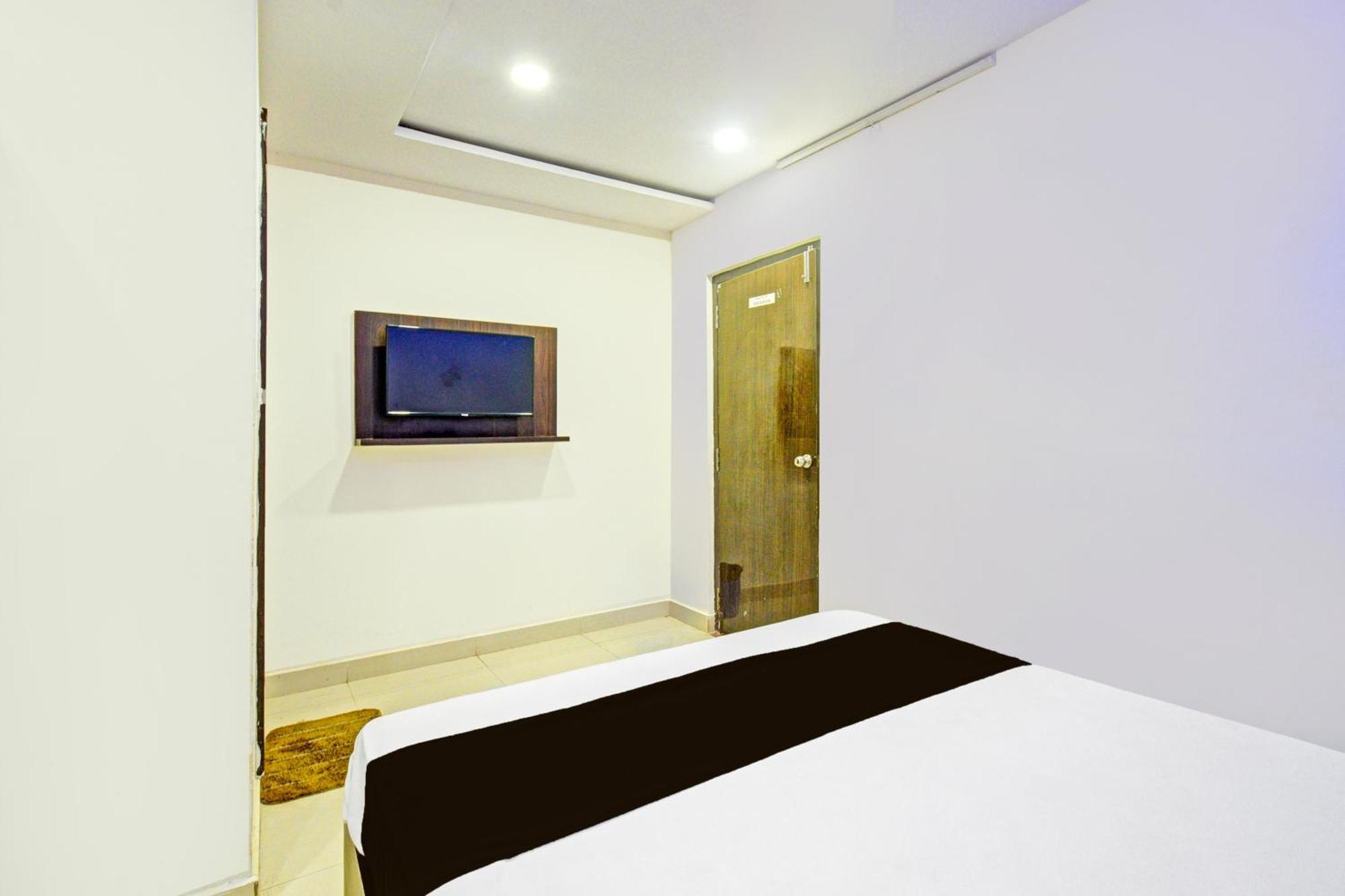 Hotel Collection O Bn Reddy Nagar Formerly Mayur 4*