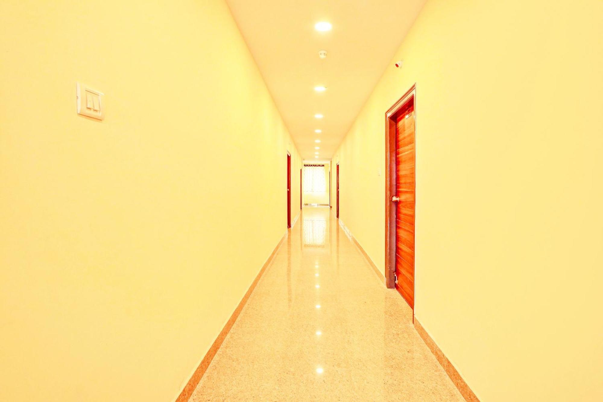 Hotel O R Square