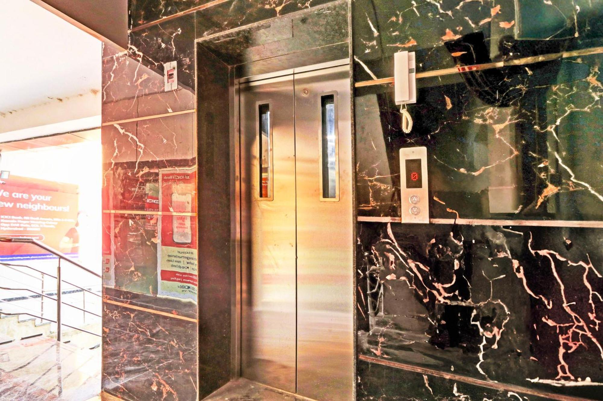 Hotel O R Square