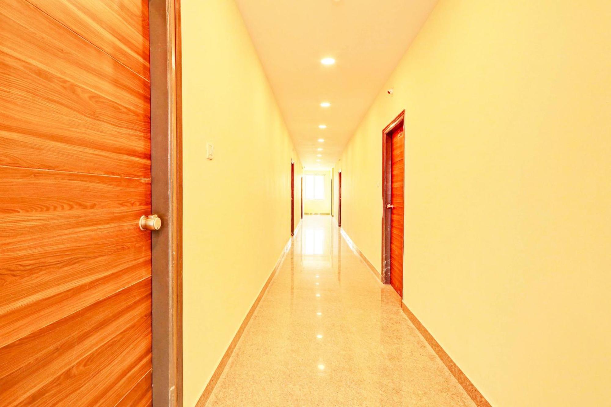 O R Square Hotel 4*