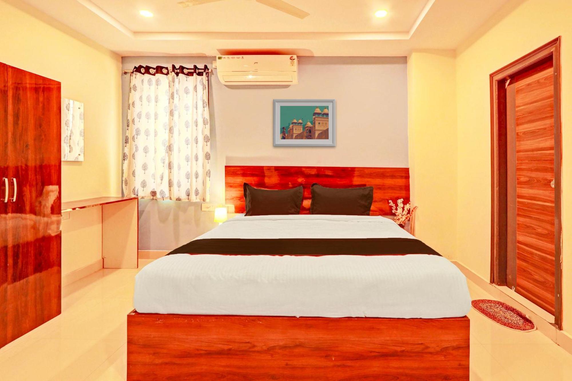 Hotel O R Square