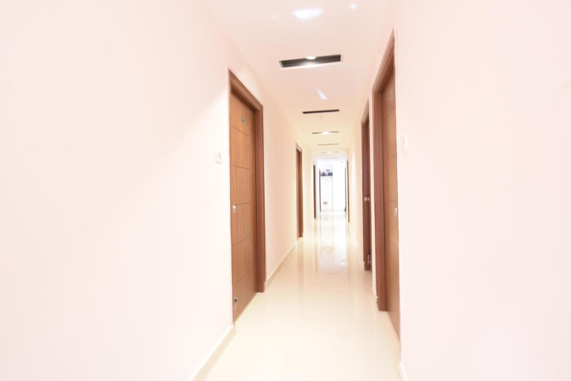 Shresta Luxury - Nizampet Hightension Line Rd Hotel