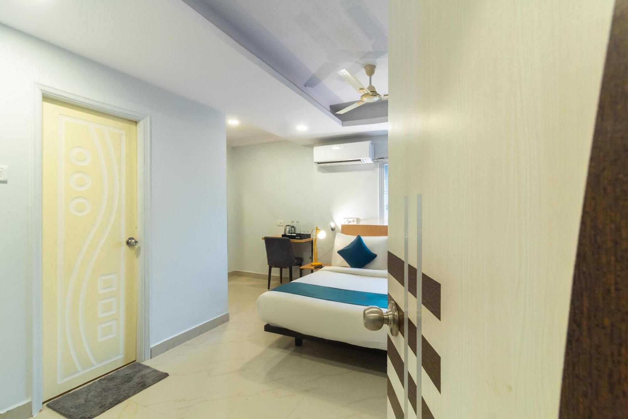 O Himayat Nagar Circle Near Snow World 4*
