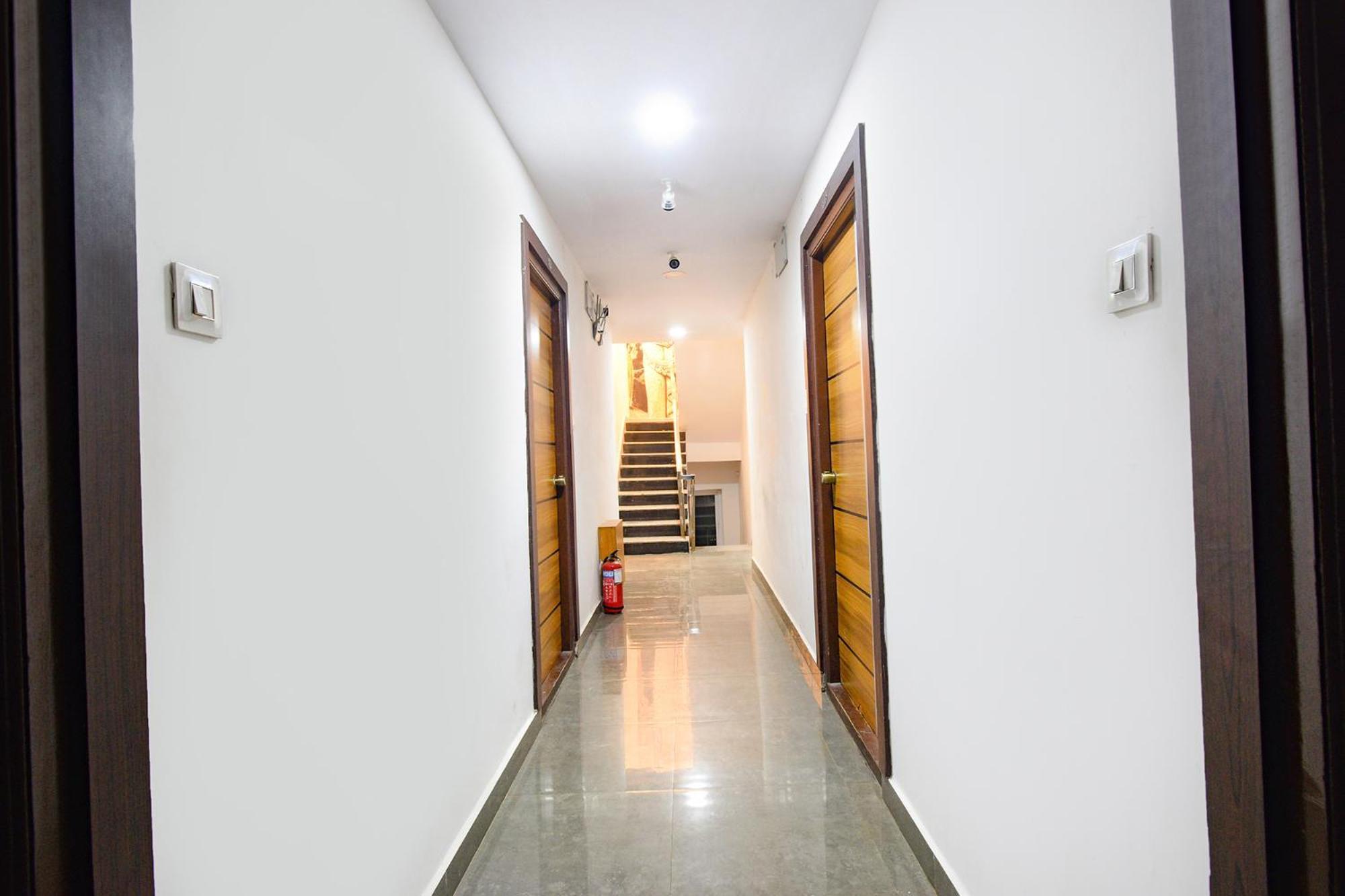 Fabhotel Big Daddy Suites - Nr Nexus Mall, Kukatpally Hotel Hyderabad