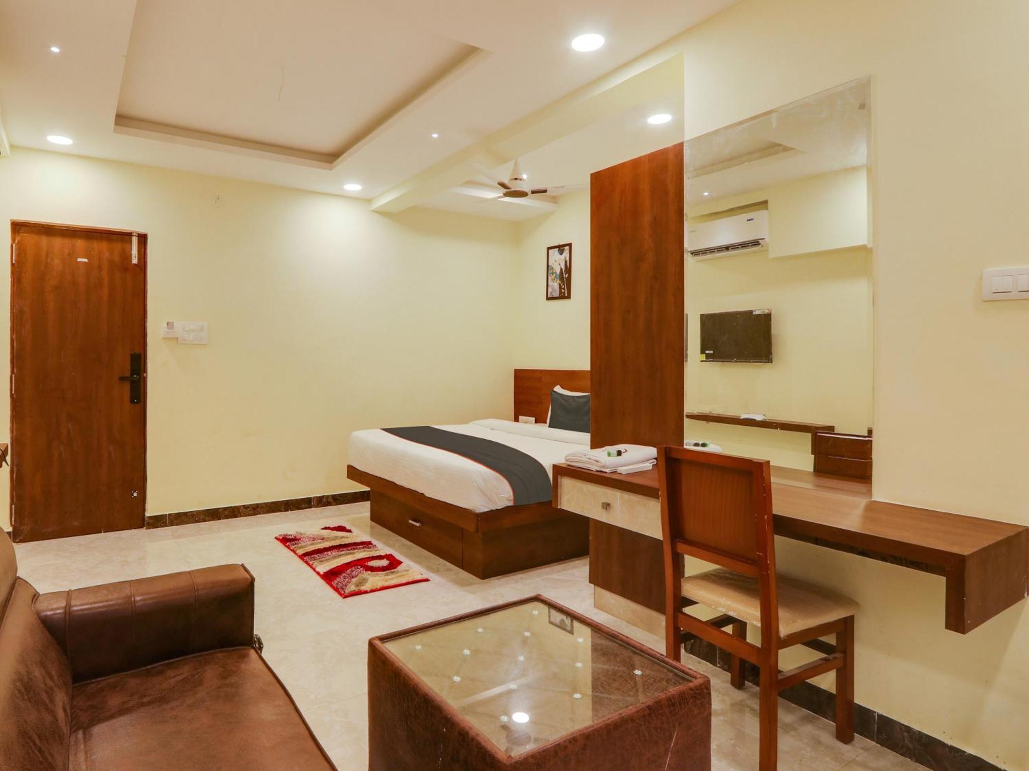 Hotel Collection O Srp Luxury 4*