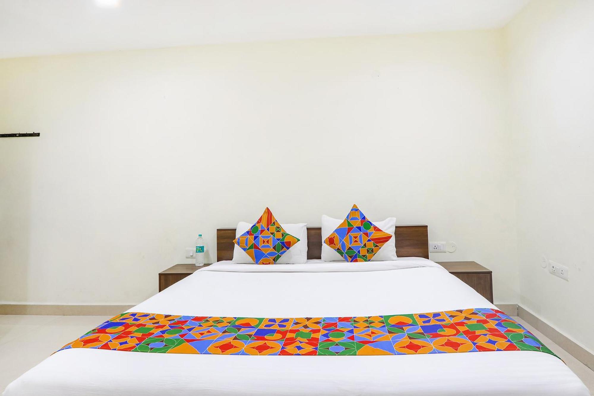 Fabhotel Sk Grand - Hitech 3*