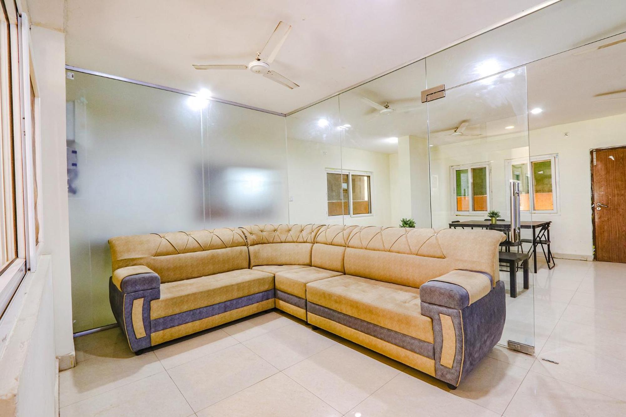 Fabhotel Sk Grand - Hitech