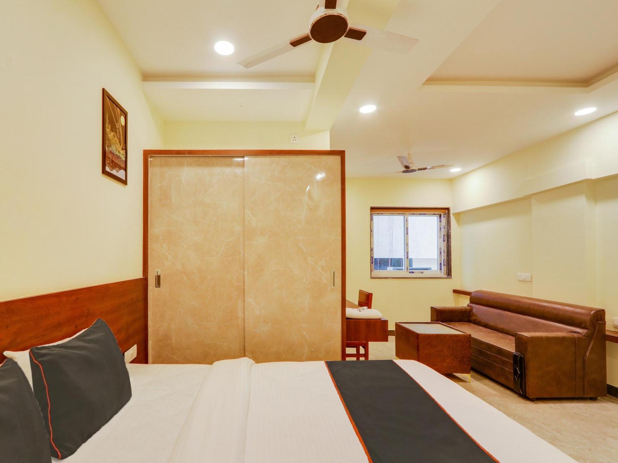 Hotel Collection O Srp Luxury 4*