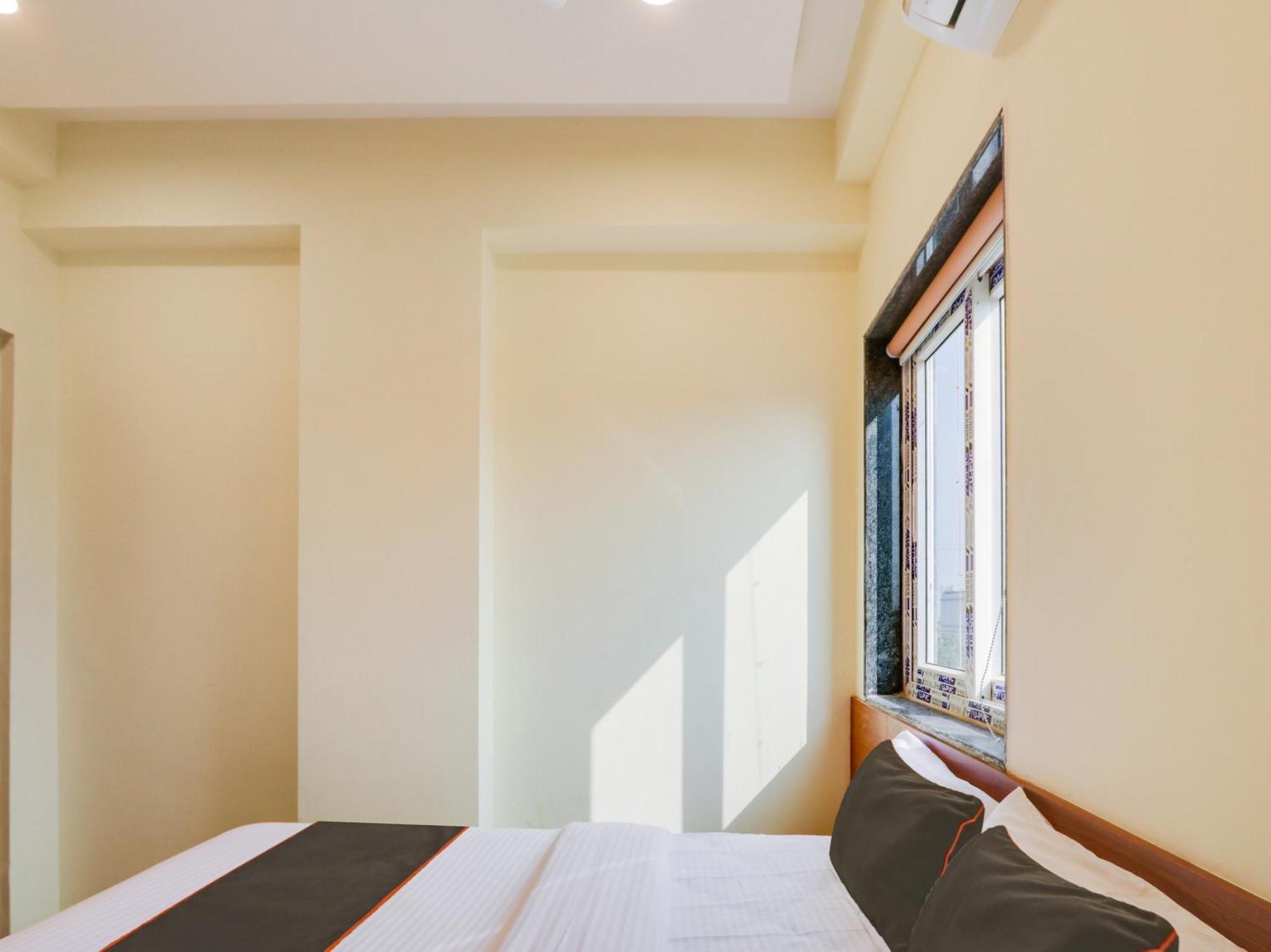 Collection O Srp Luxury Hotel Hyderabad