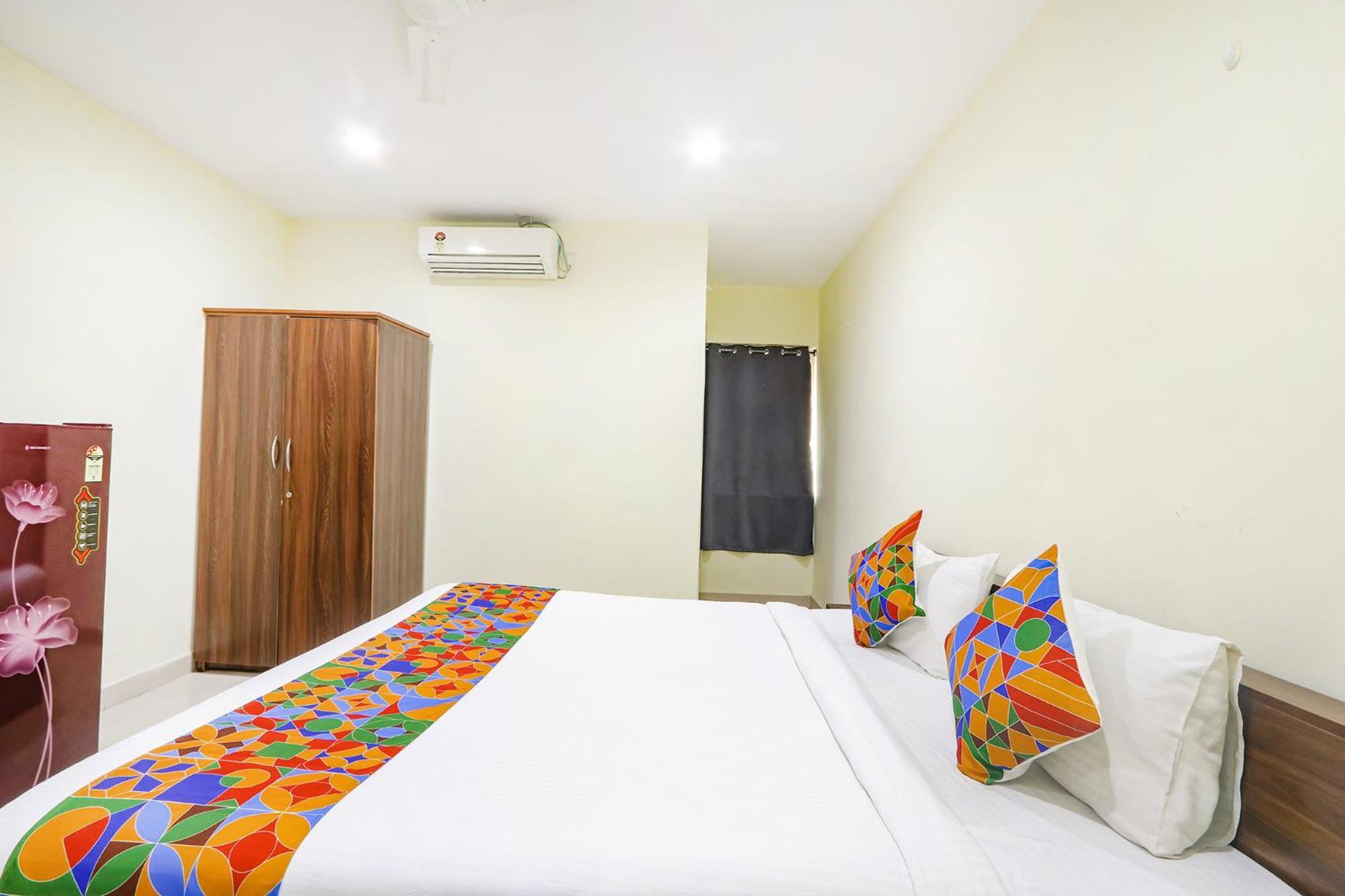 Fabhotel Sk Grand - Hitech Hotel