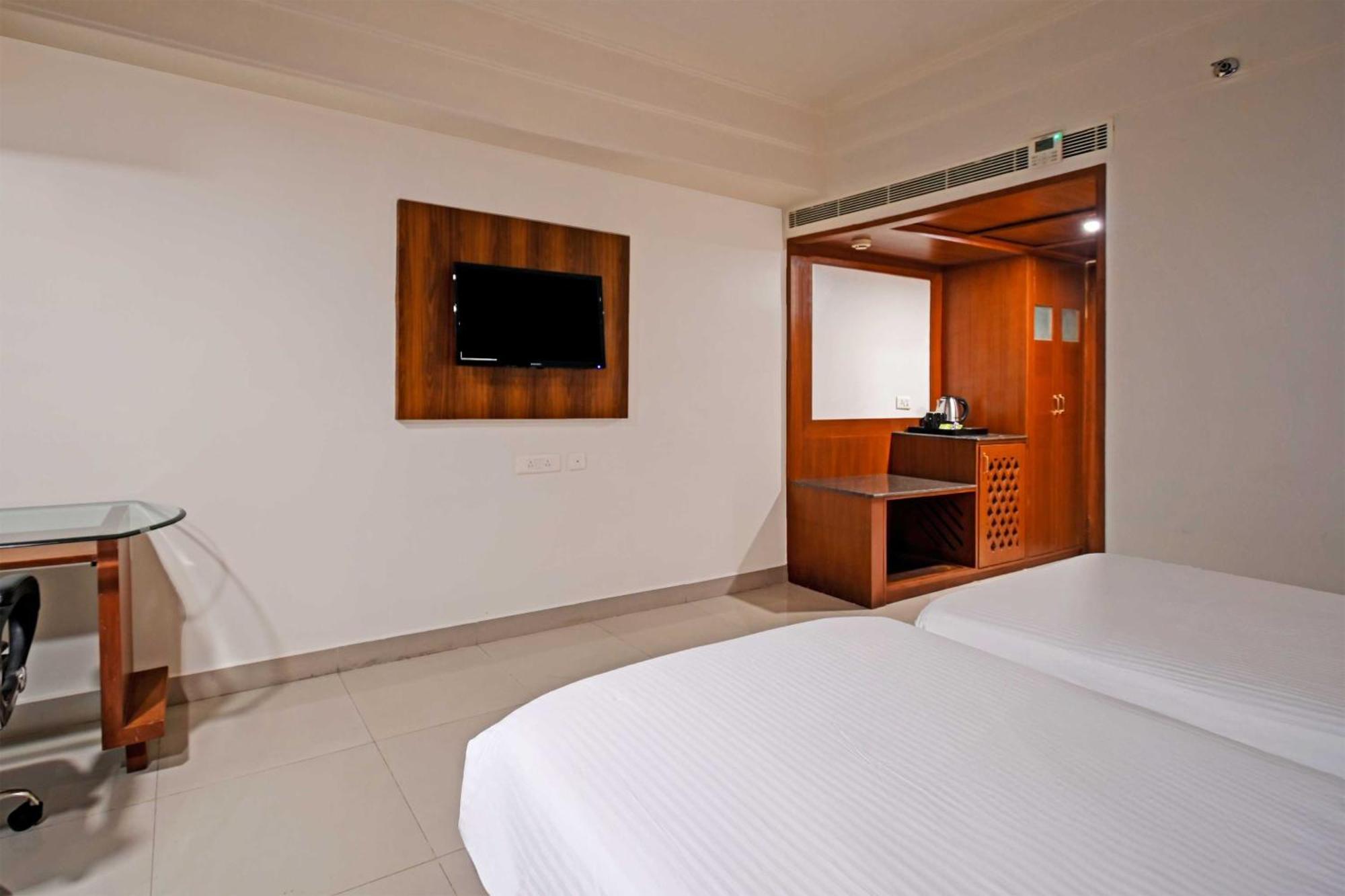 Resort Palette Madhapur Hyderabad