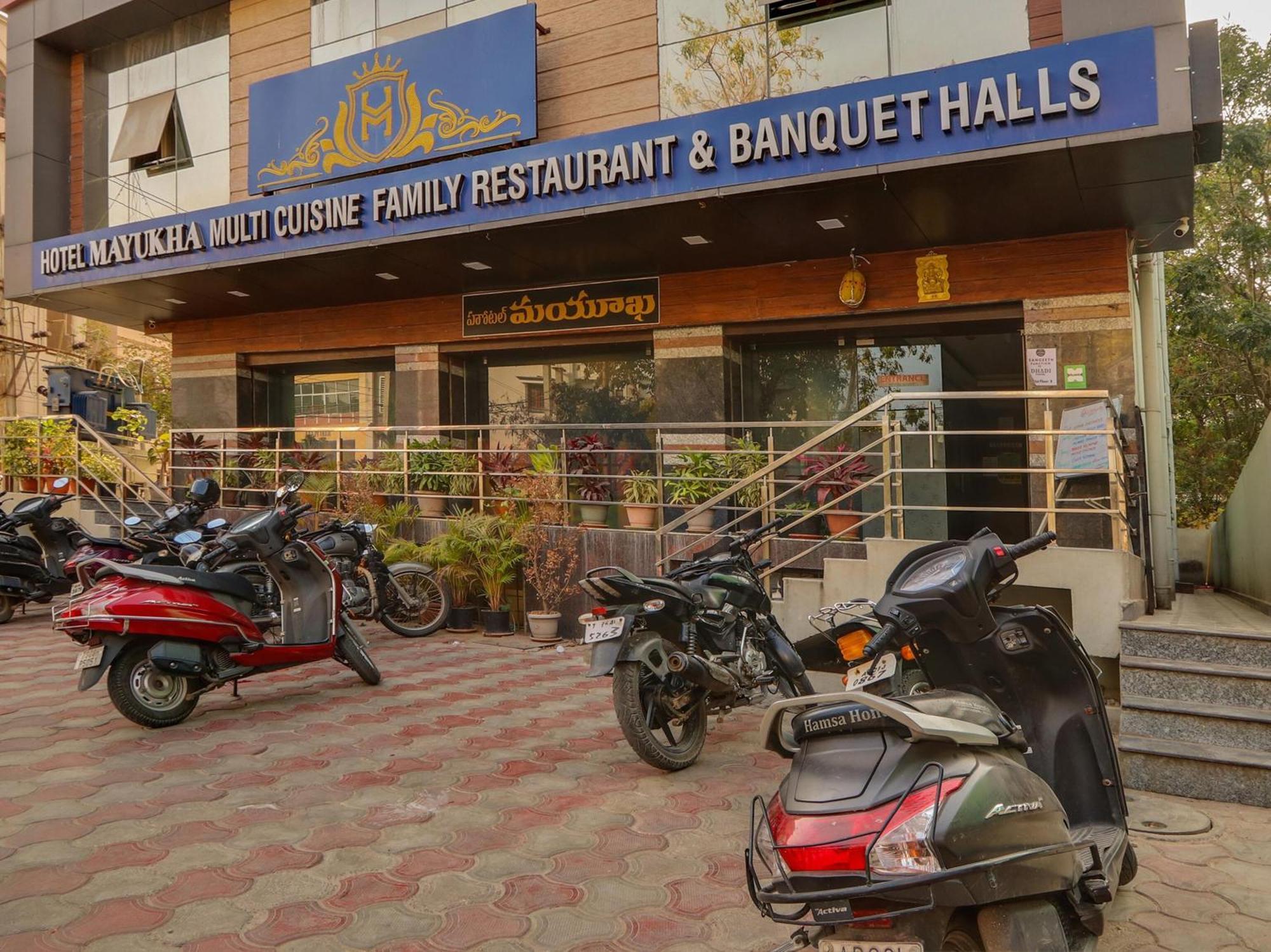 Hotel Super Townhouse Qualia Prime Near Nexus Mall