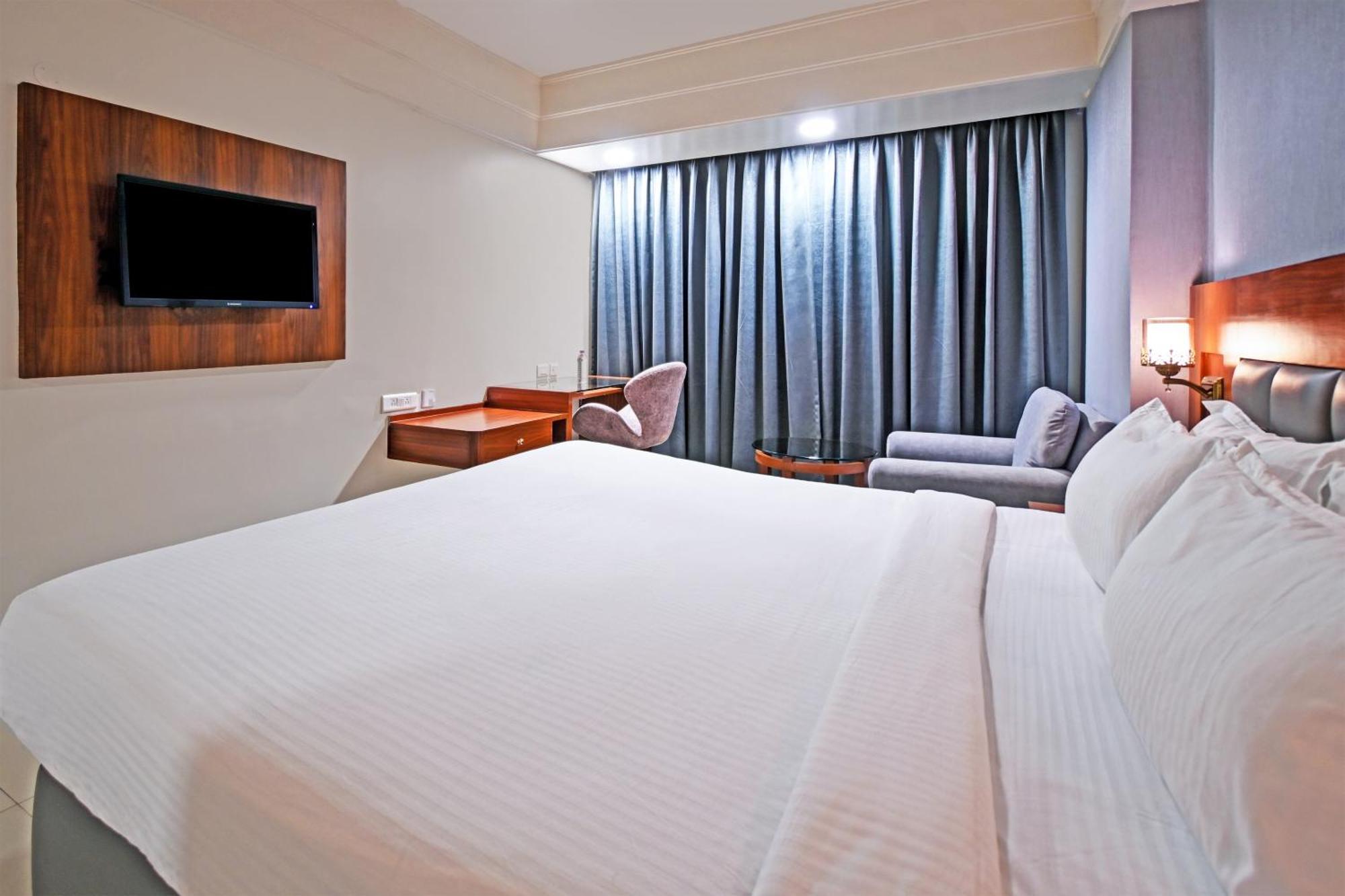 Resort Palette Madhapur