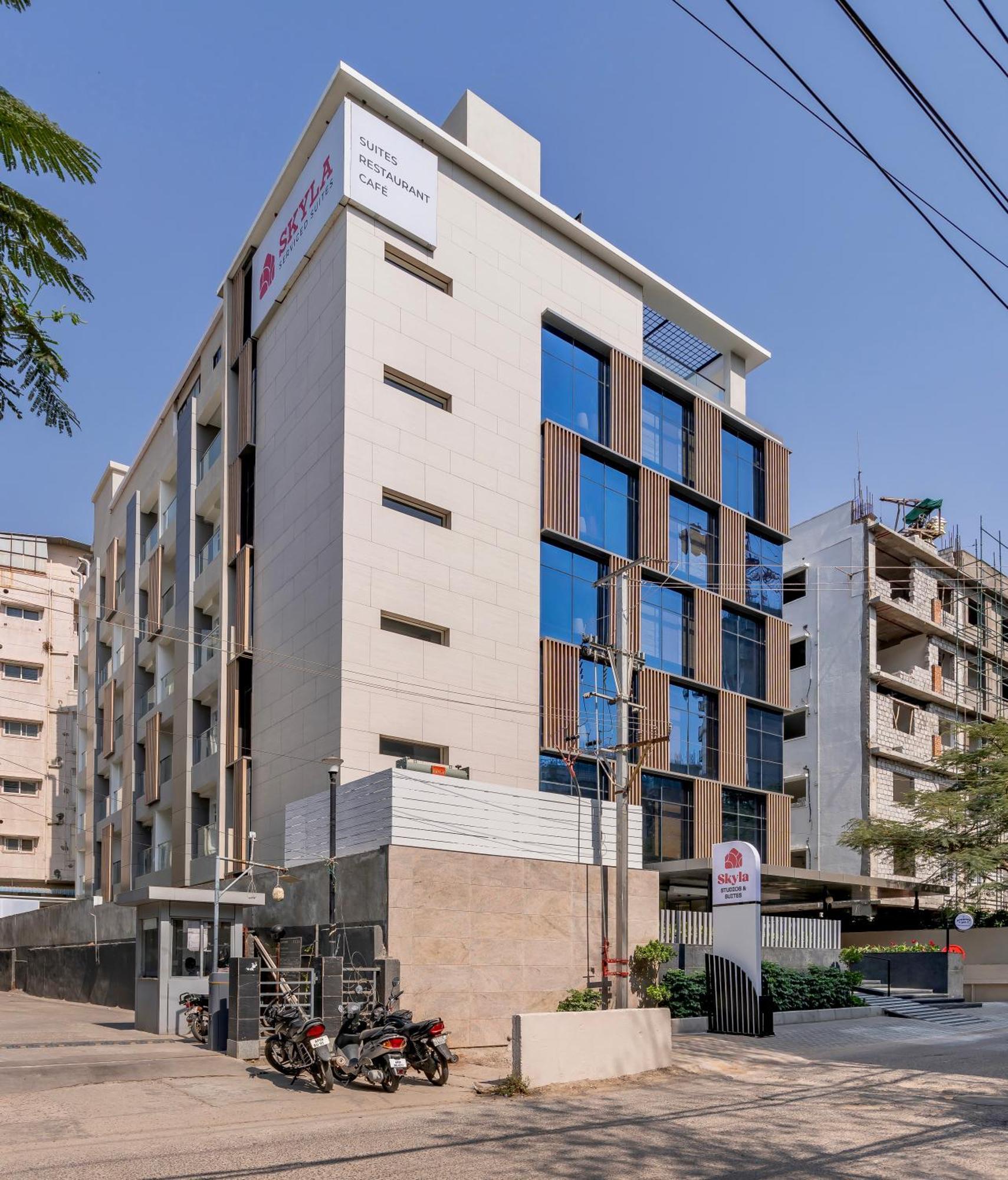 Skyla & - Kondapur Hotel