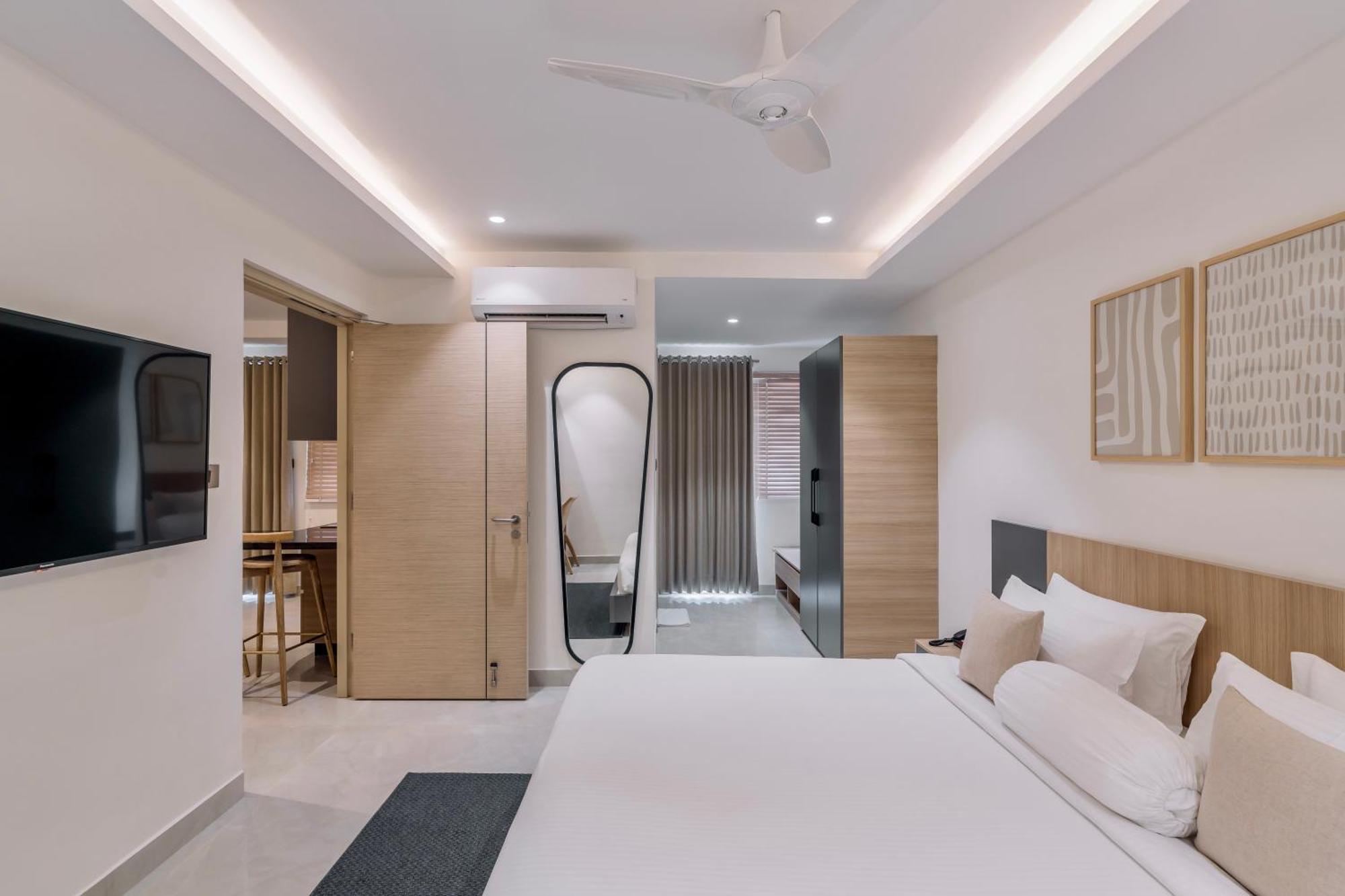 Skyla & - Kondapur Hotel