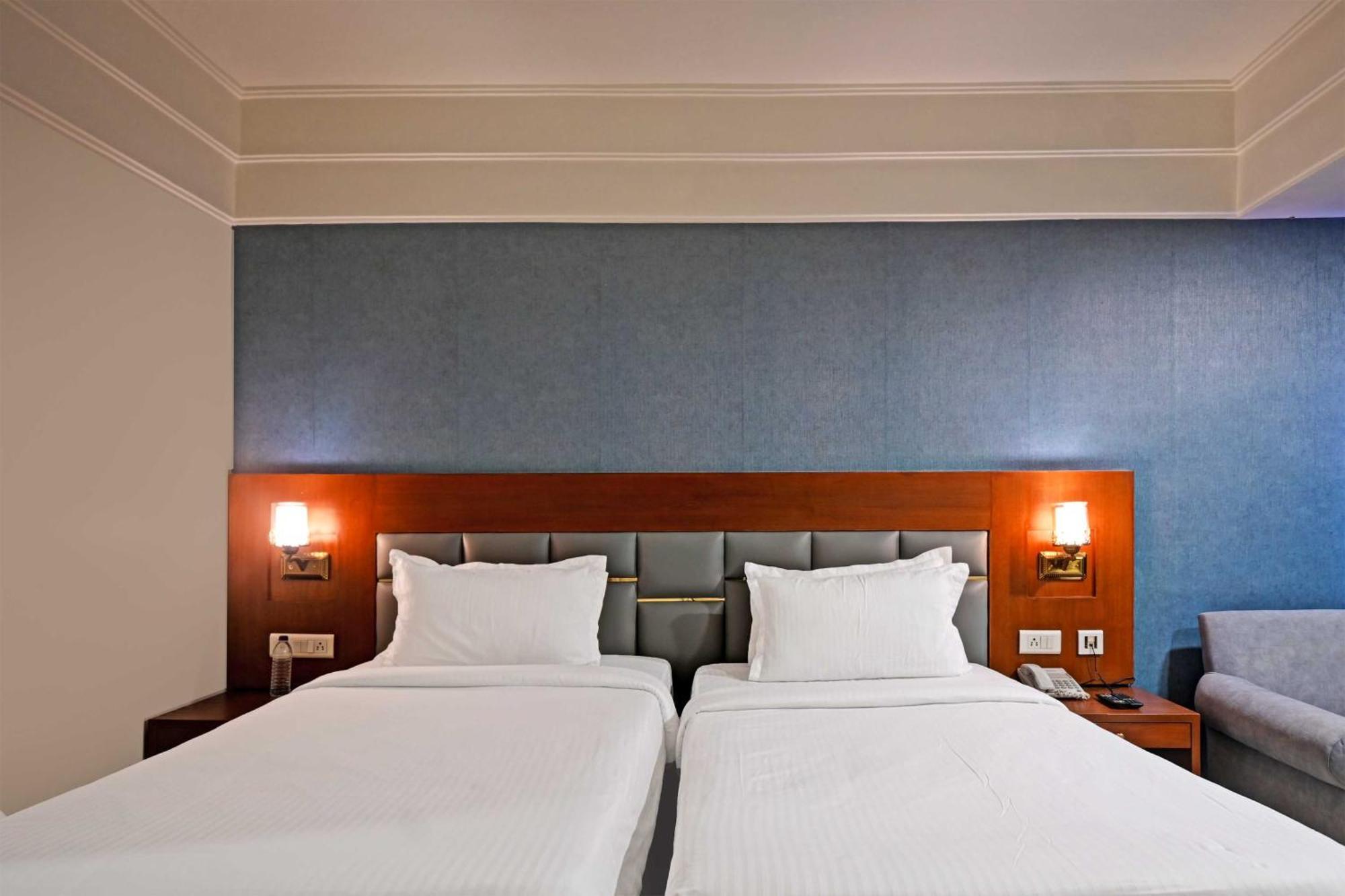Palette Madhapur 5* Hyderabad