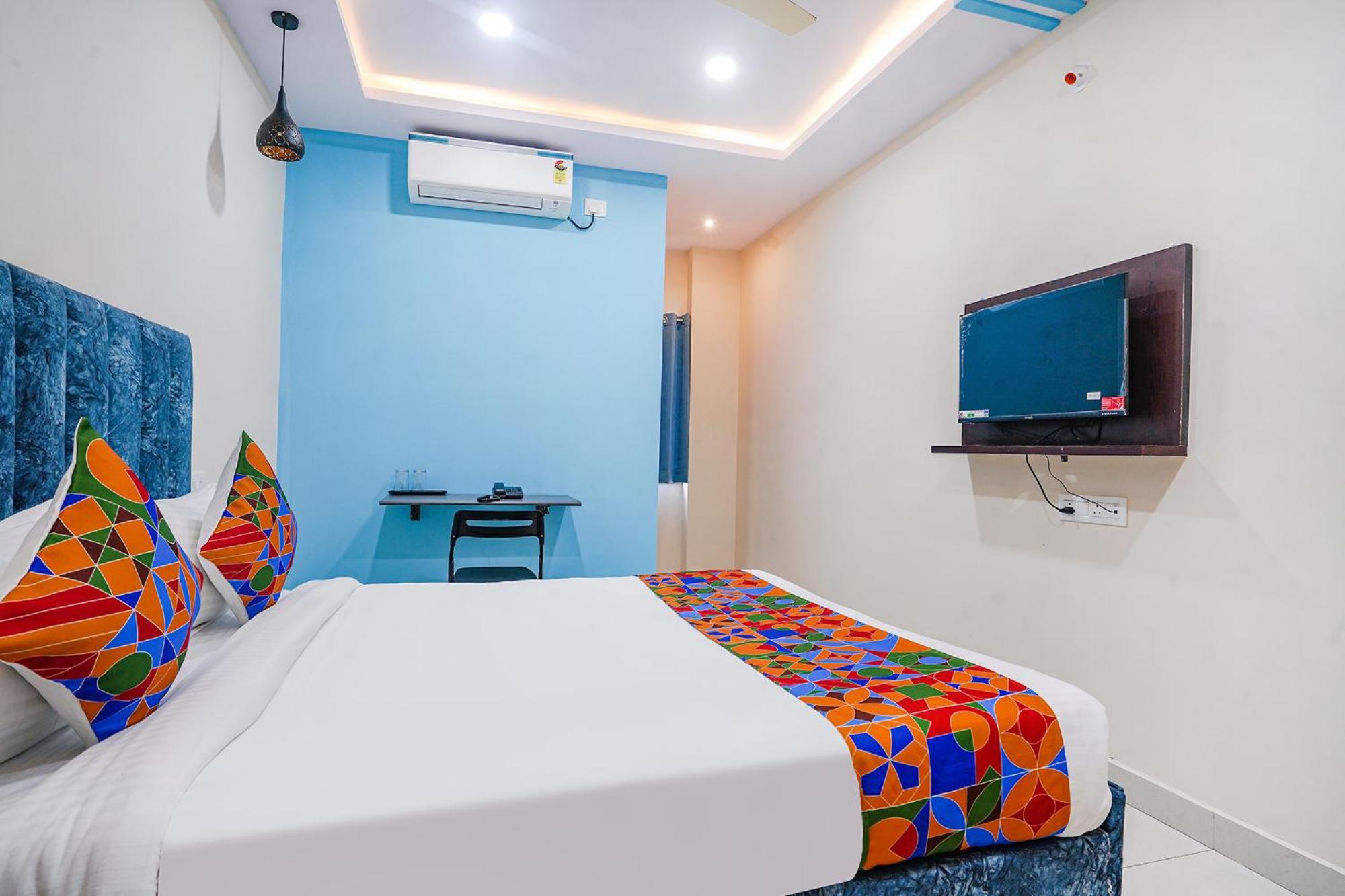 Fabhotel Grand Broholic - Hitech 3*