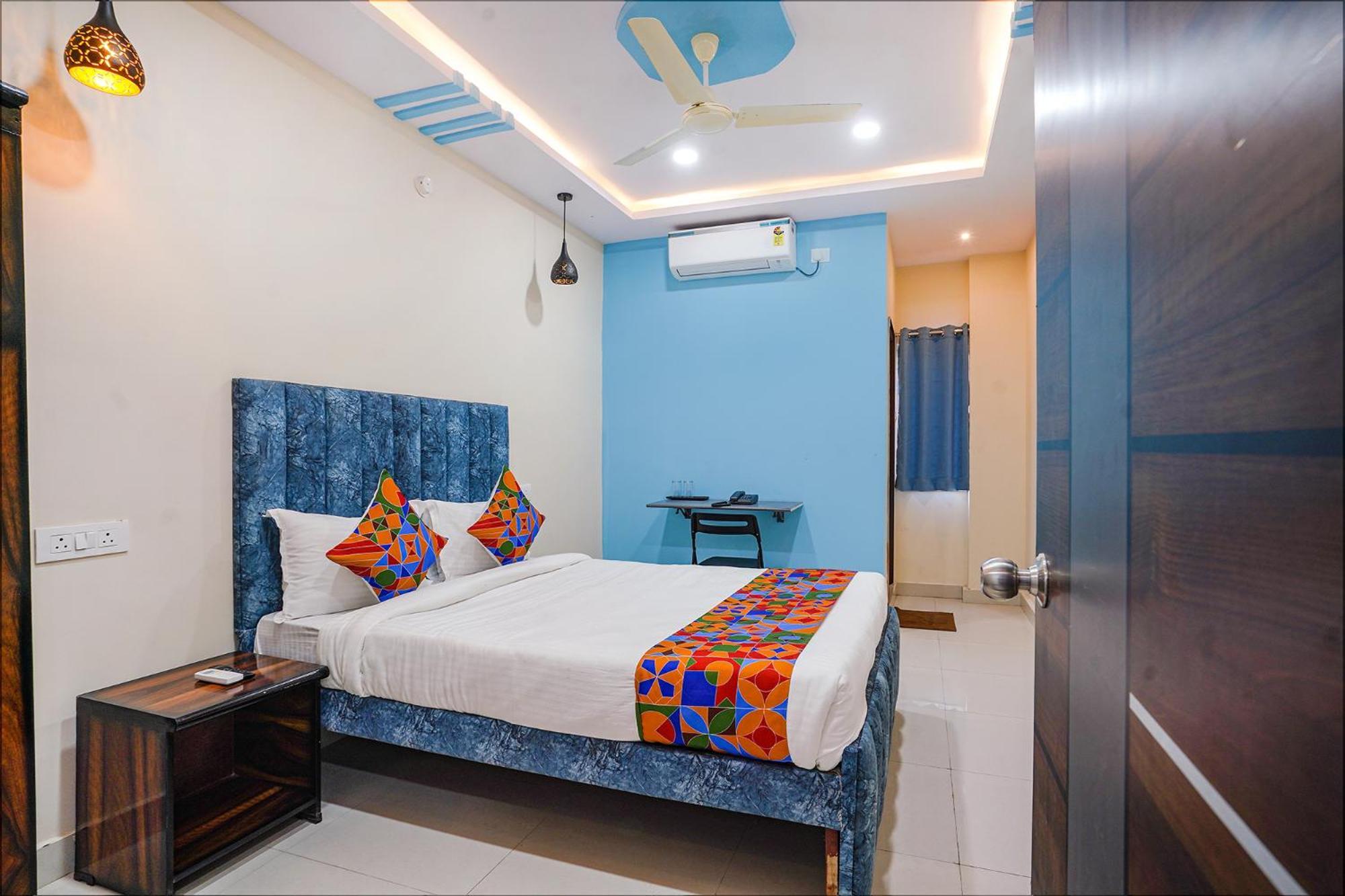 Fabhotel Grand Broholic - Hitech 3*