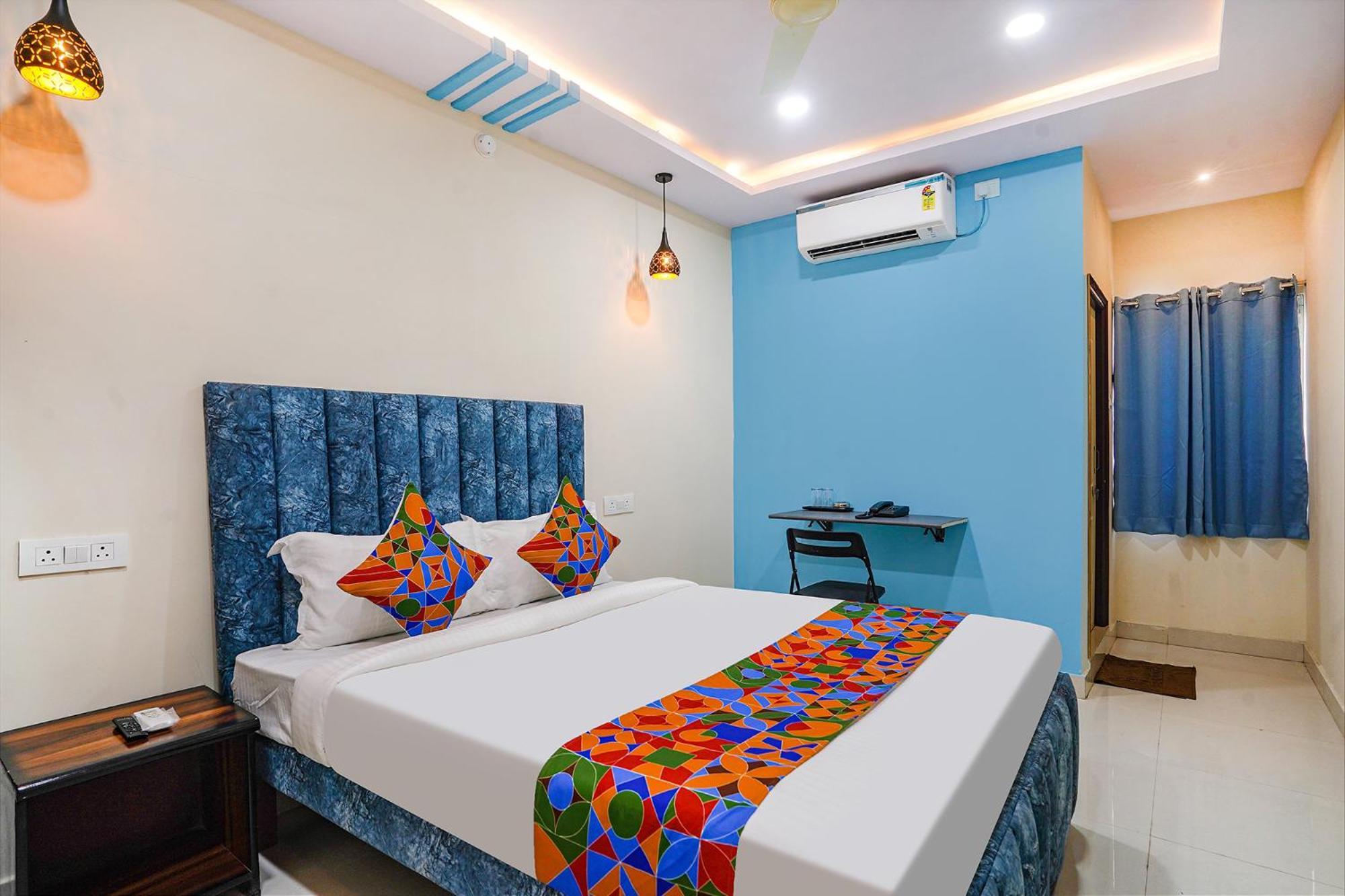 Fabhotel Grand Broholic - Nr Hitech