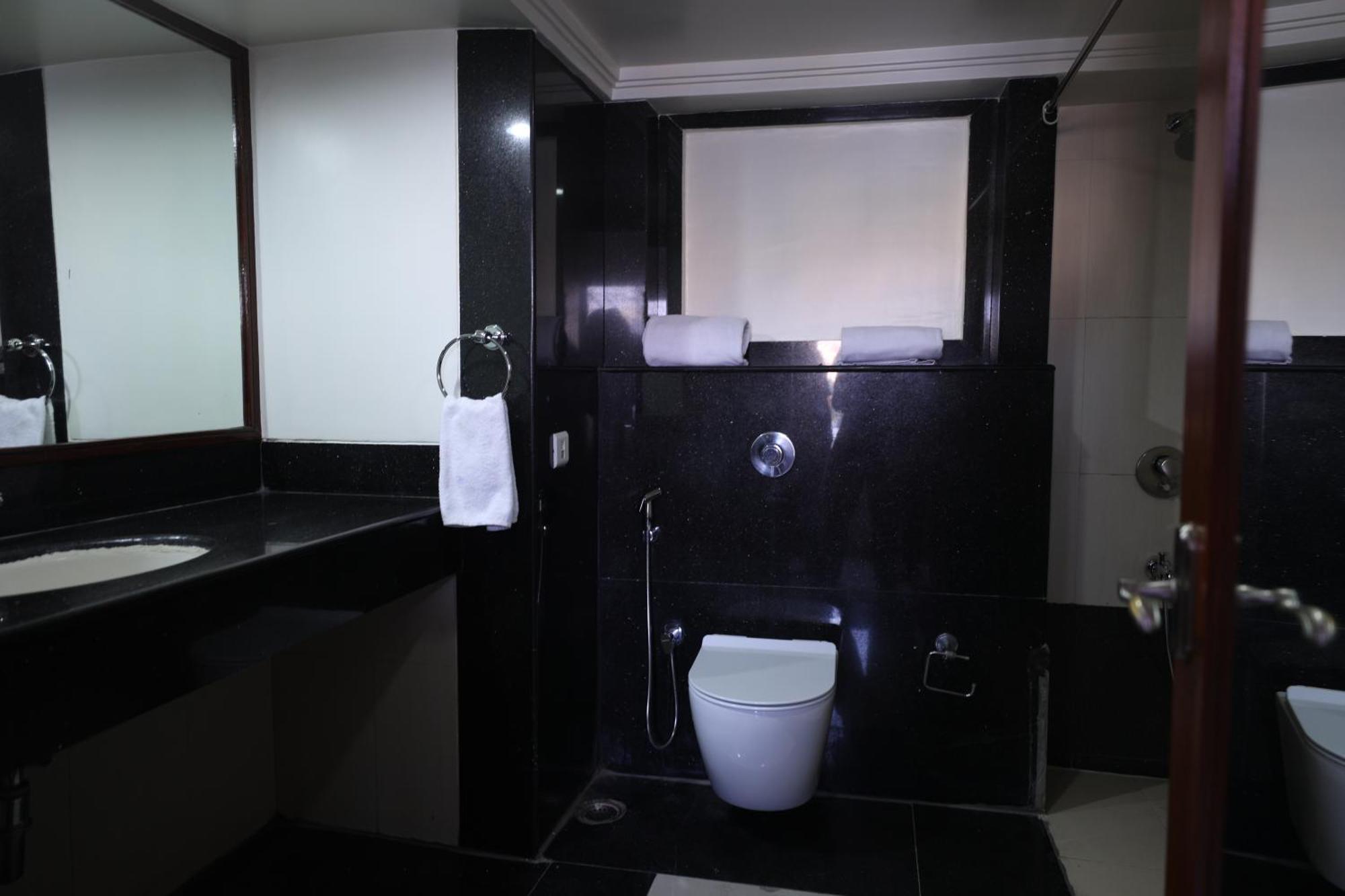 Hotel Eastin 3*