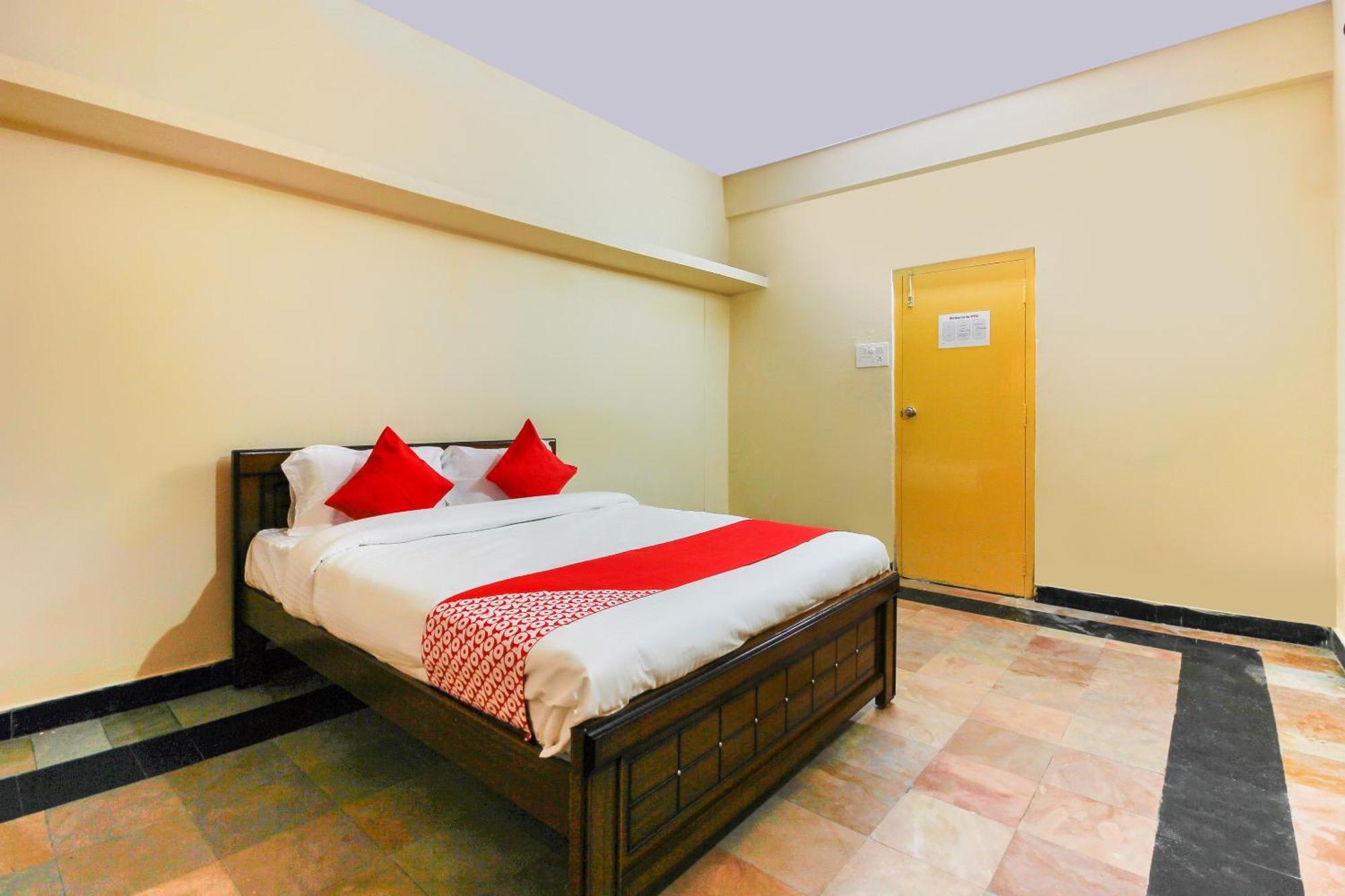 O Sai Residency Near Sr Nagar Metro Station Hotel 3*