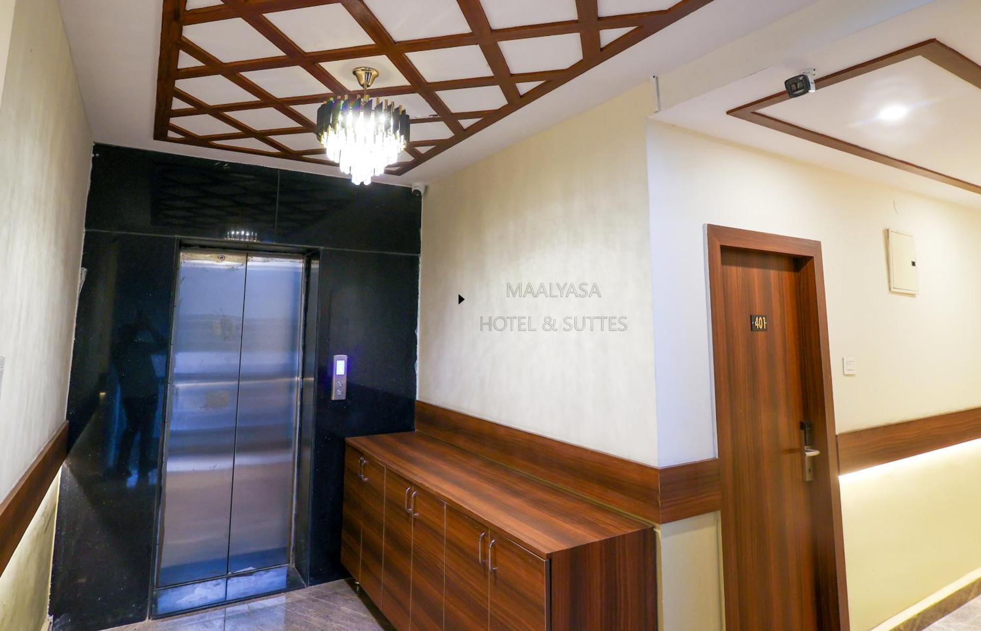Hotel Maalyasa And *