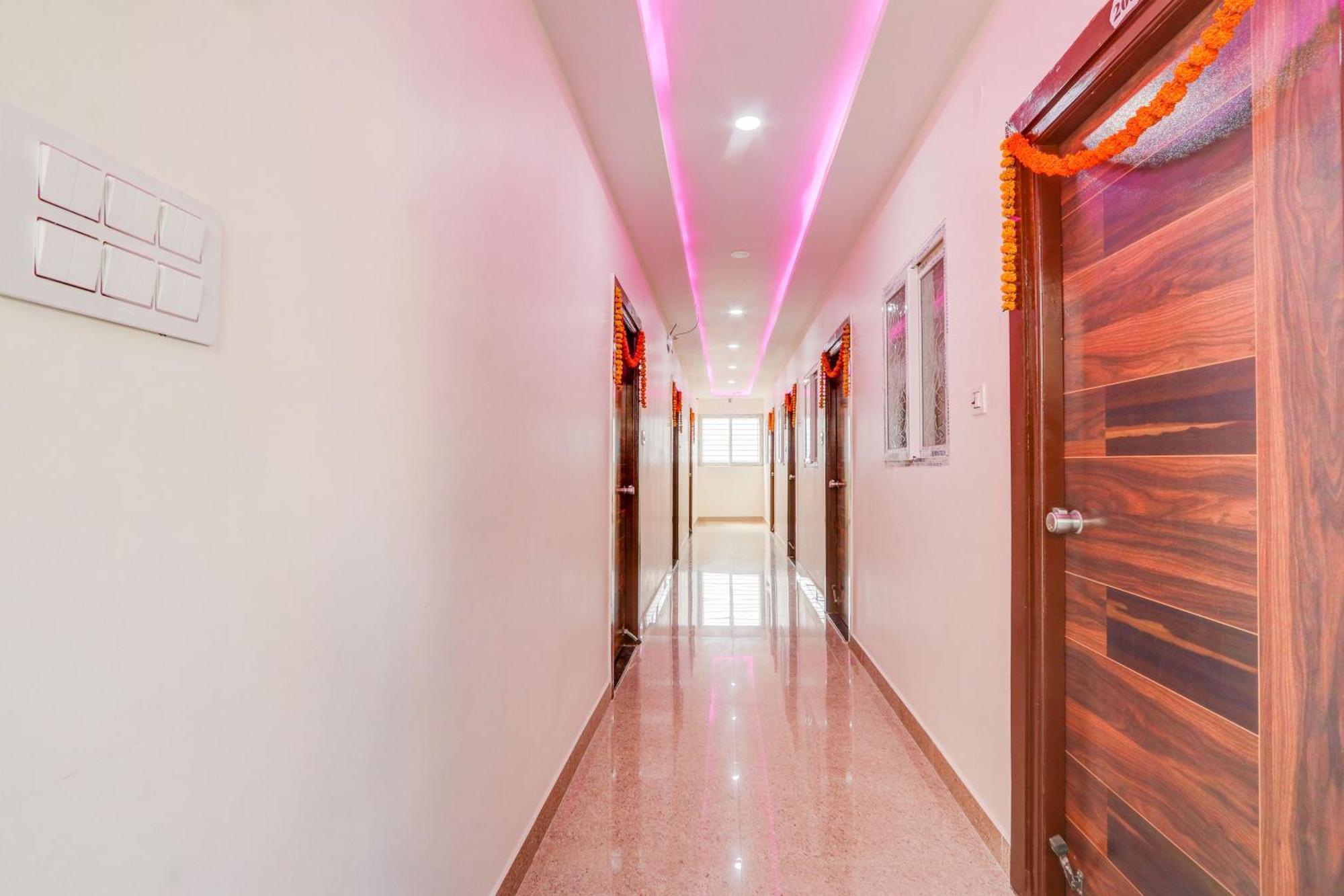 O 83023 Balaji Residency 3*