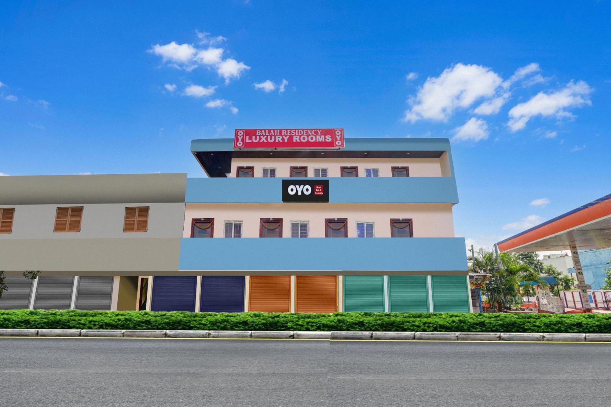 O 83023 Balaji Residency Hotel 3*