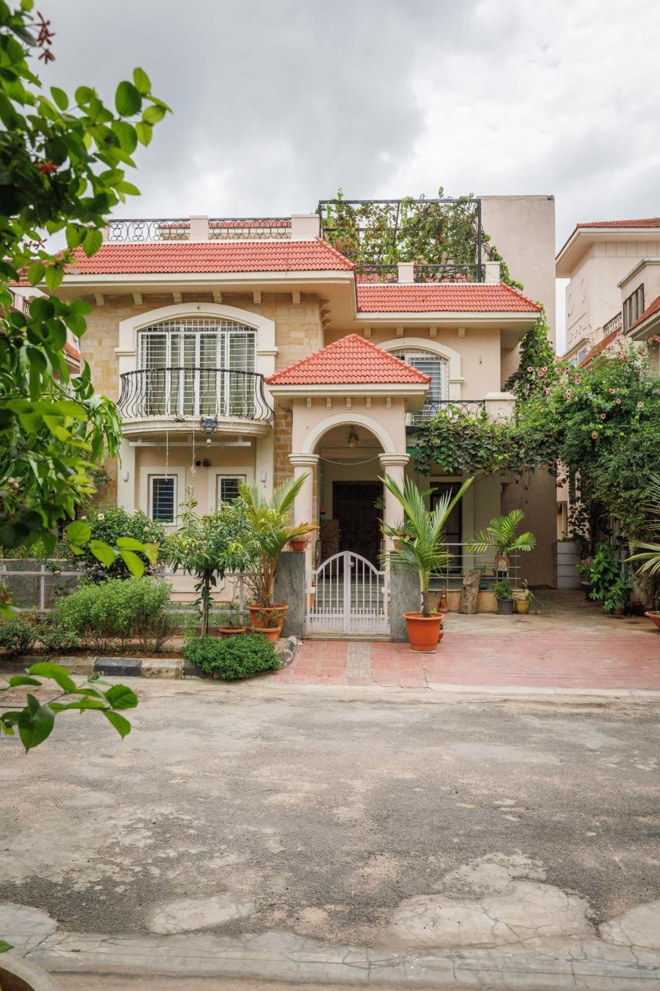 Villa Timber Leaf By Stayjade Nr Hyd Airport Hyderabad