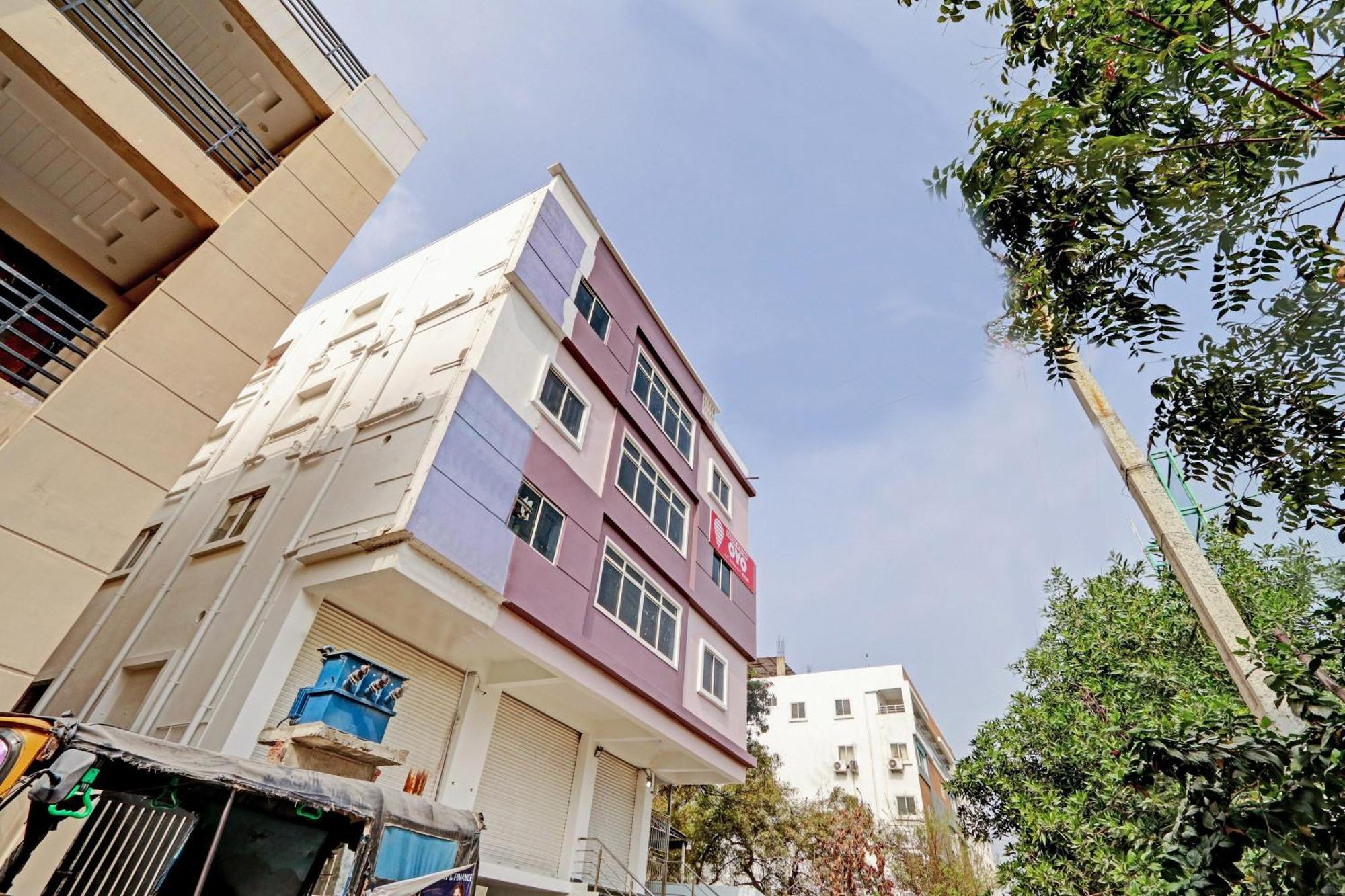 Hotel O Sriman 4*