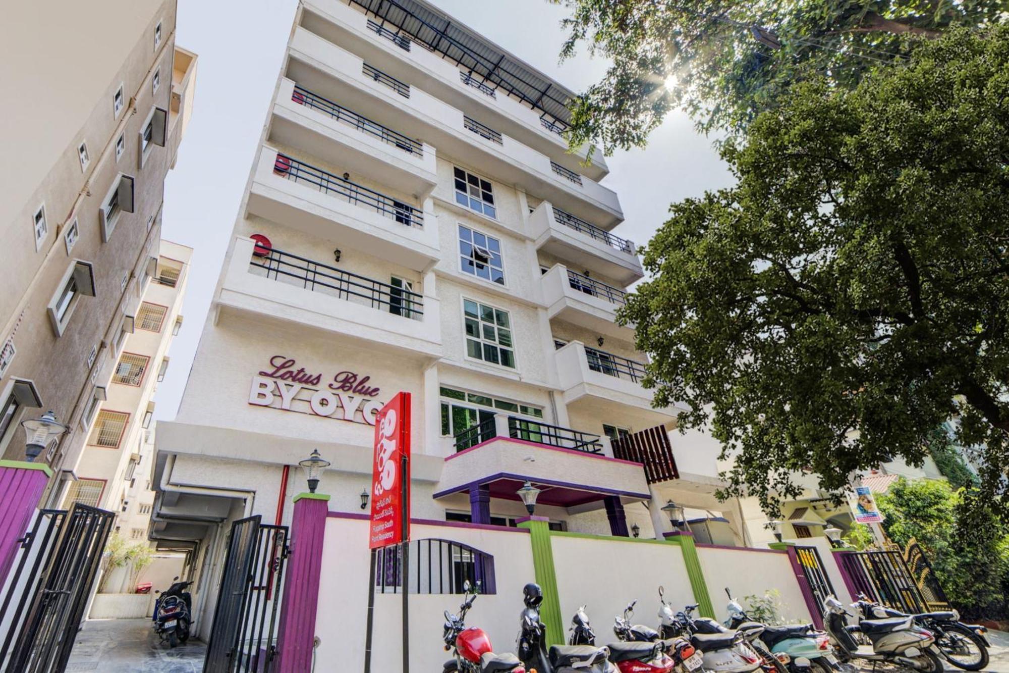 O Jntu College Near Lulu Mall, Kphb Colony. 4*