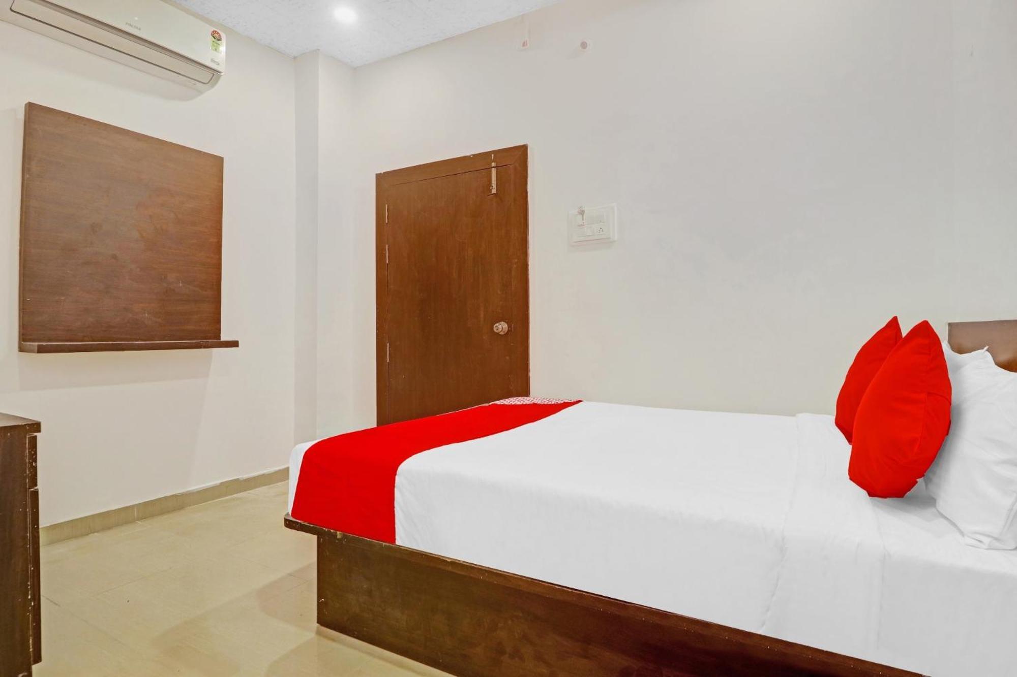 Hotel O R Square Near Lb Nagar Metro Station
