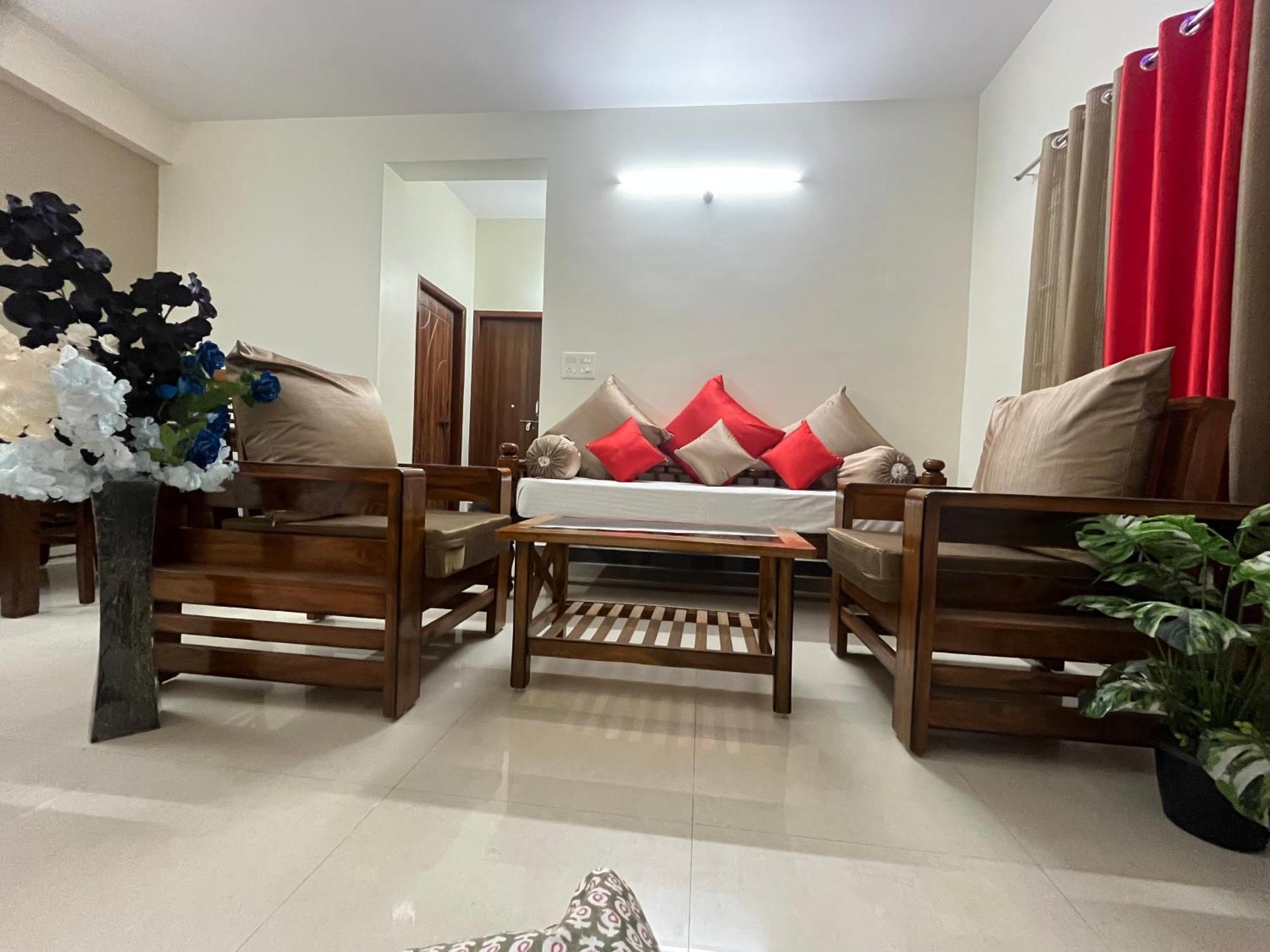 2 Bhk Gachibowli Near Aig & Isb Holiday home *