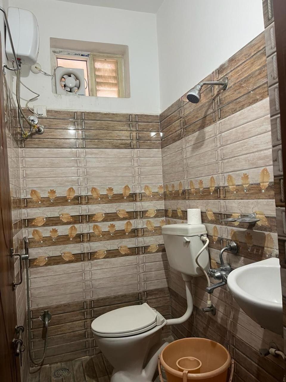 Holiday home 2 Bhk Gachibowli Near Aig & Isb Hyderabad