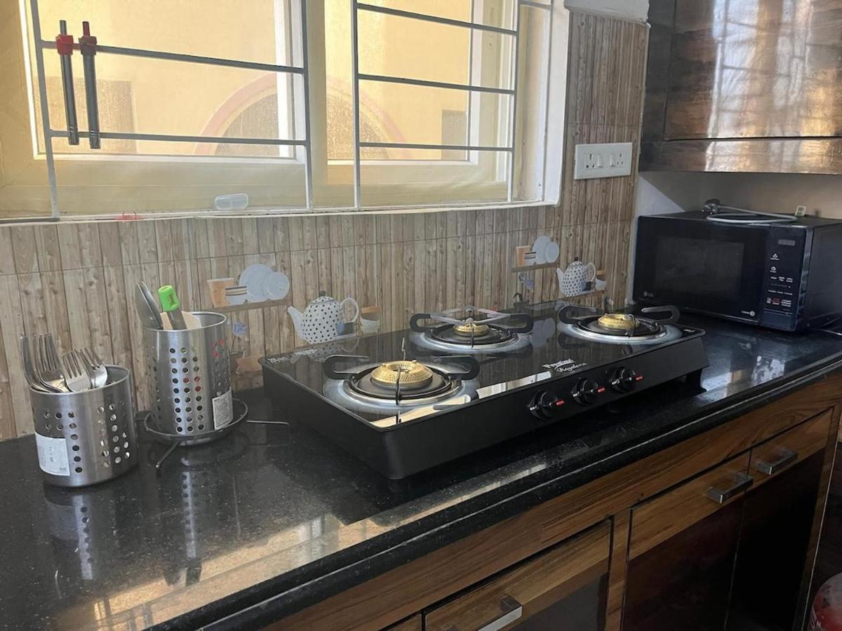 Holiday home 2 Bhk Gachibowli Near Aig & Isb