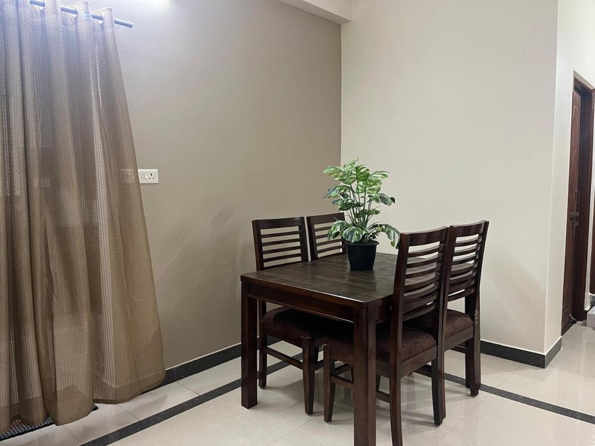 Holiday home 2 Bhk Gachibowli Near Aig & Isb