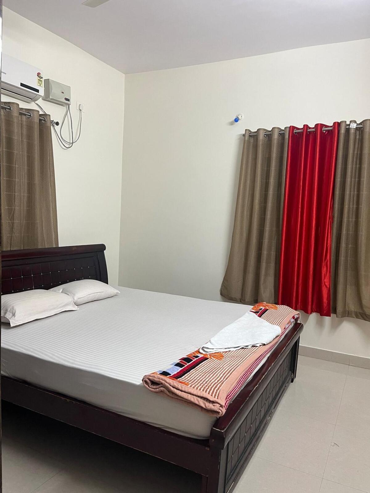 2 Bhk Gachibowli Near Aig & Isb Holiday home *