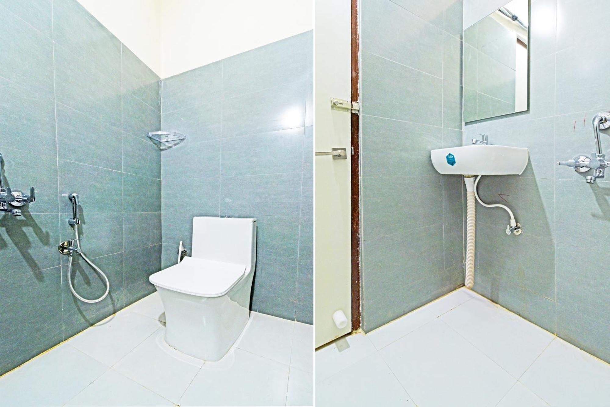 Super Collection O Sanath Nagar Near Railway Station Hotel